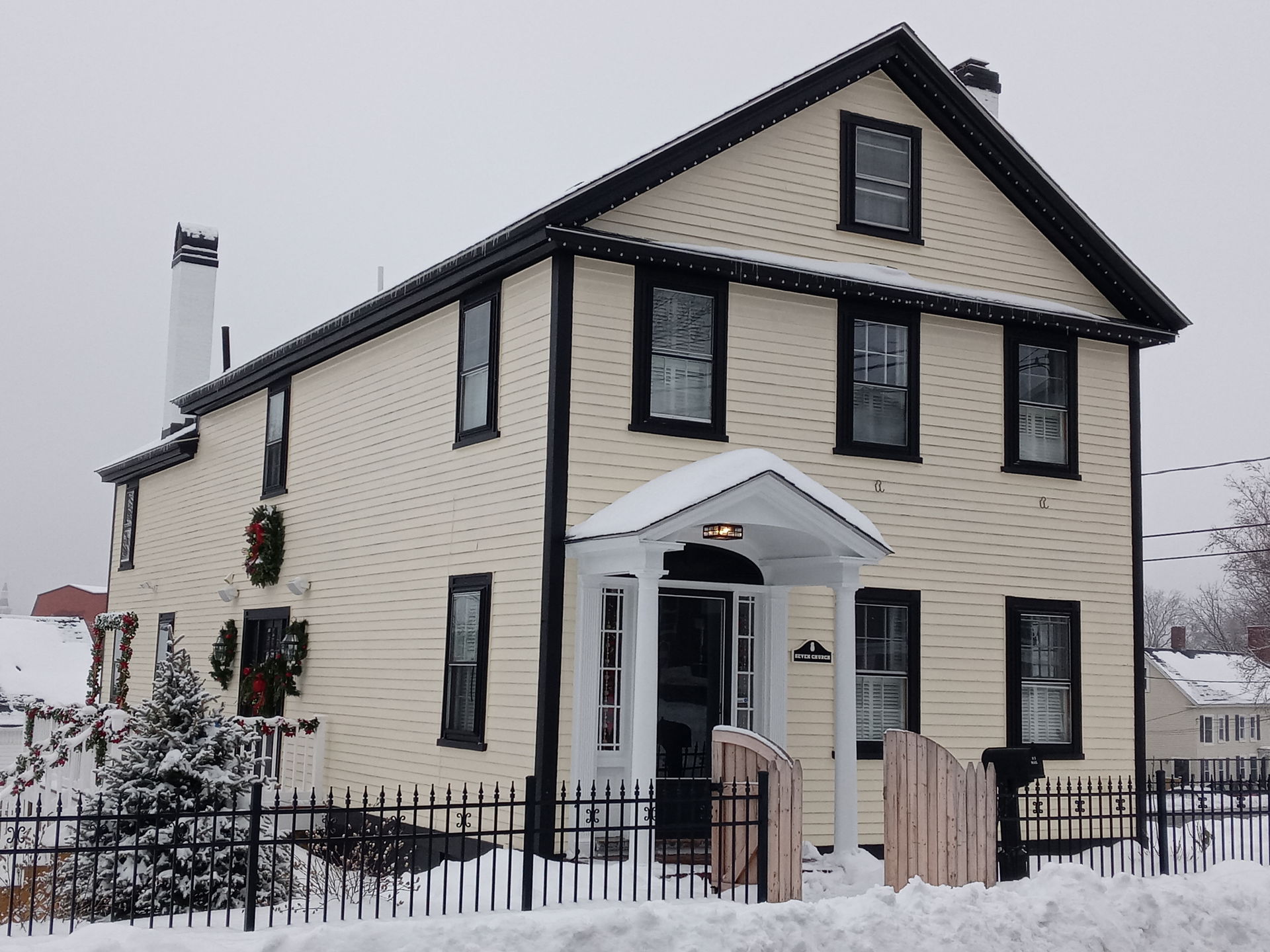 This is the Samuel Wyatt House in Dover, NH.