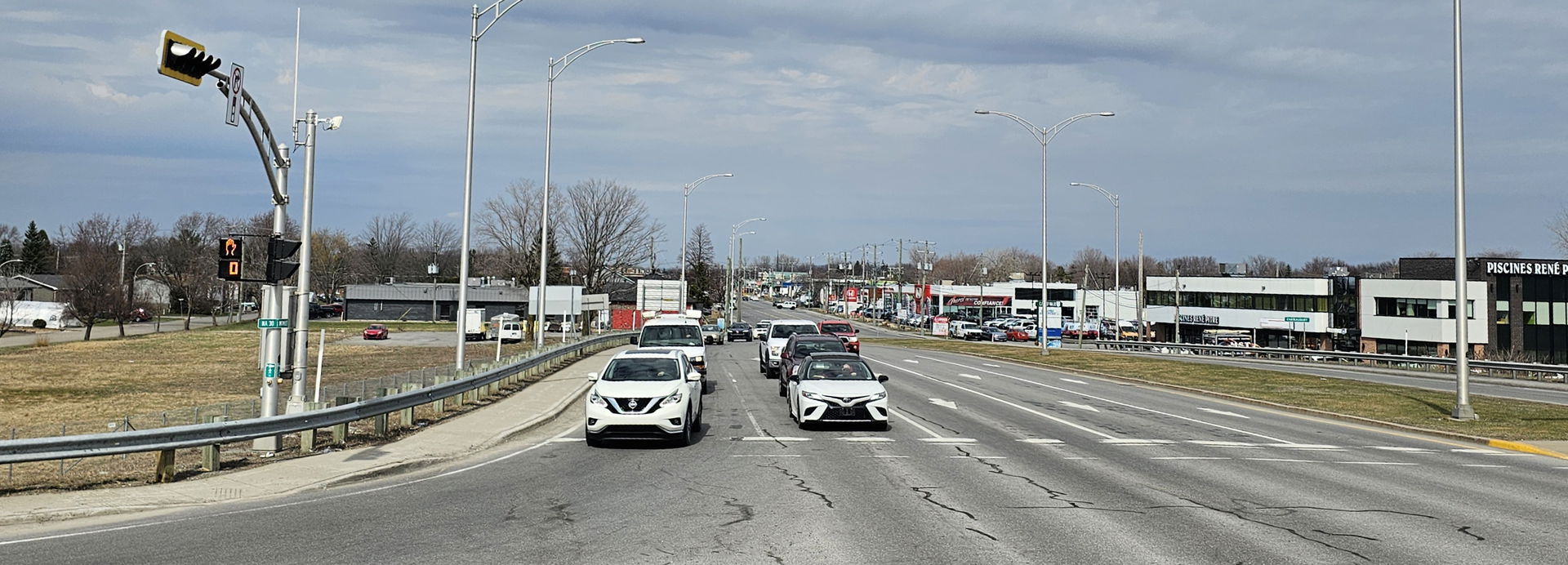 Saint-Jean-Baptiste Boulevard is the main artery crossing Châte…