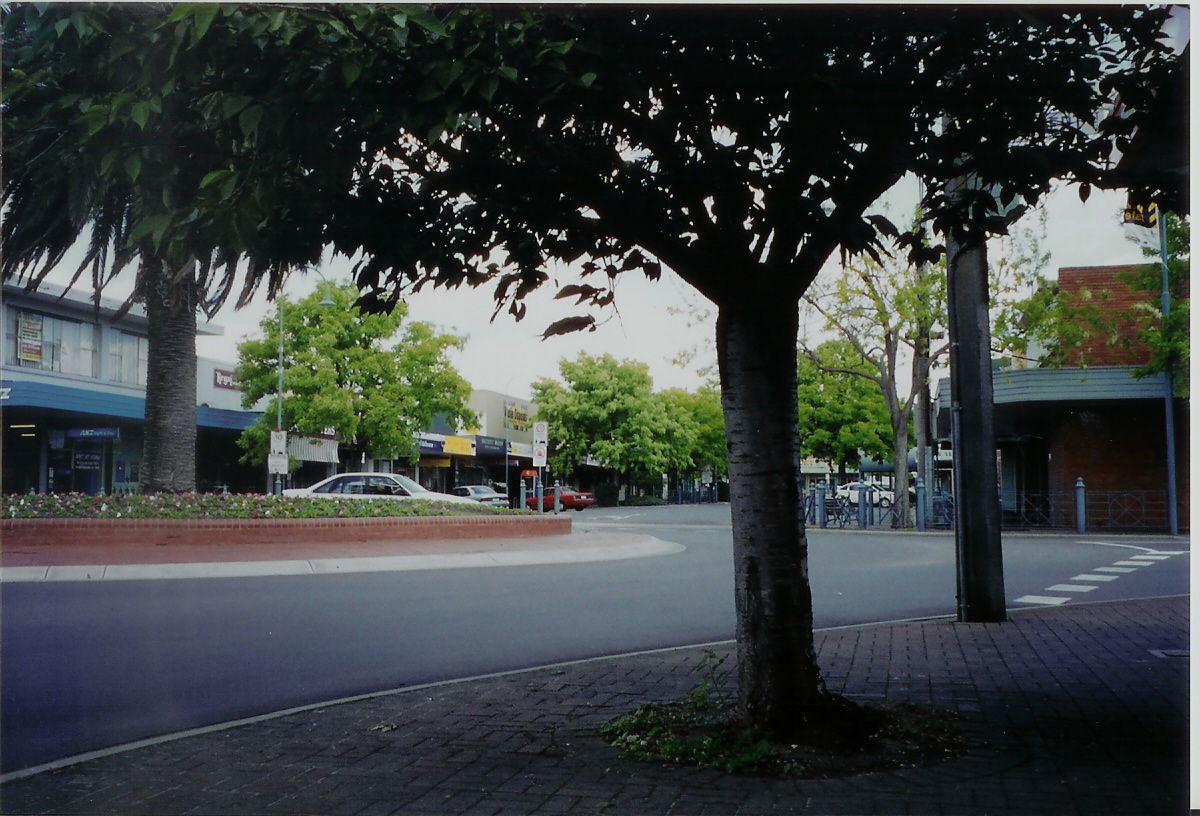 The absolute centre of Moe. This is where Albert Street meets M…