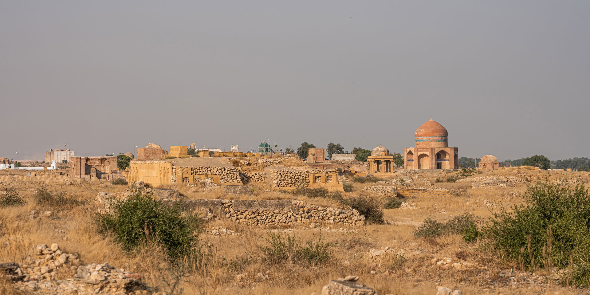 Makli Necropolis in Thatta (Sindh, Pakistan): tomb of Sultan Ib…