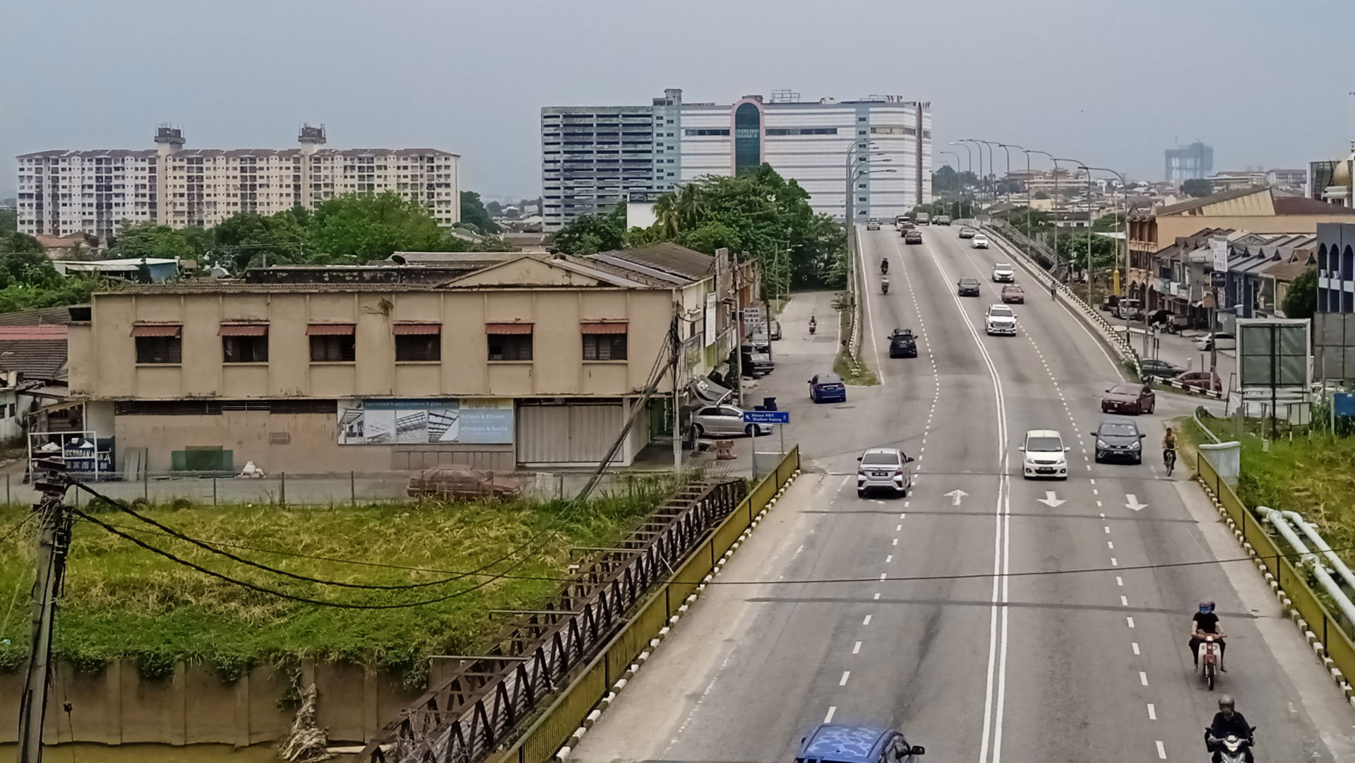 Jalan Sungai Chua (Selangor State Highway B11) in Kajang, Selan…