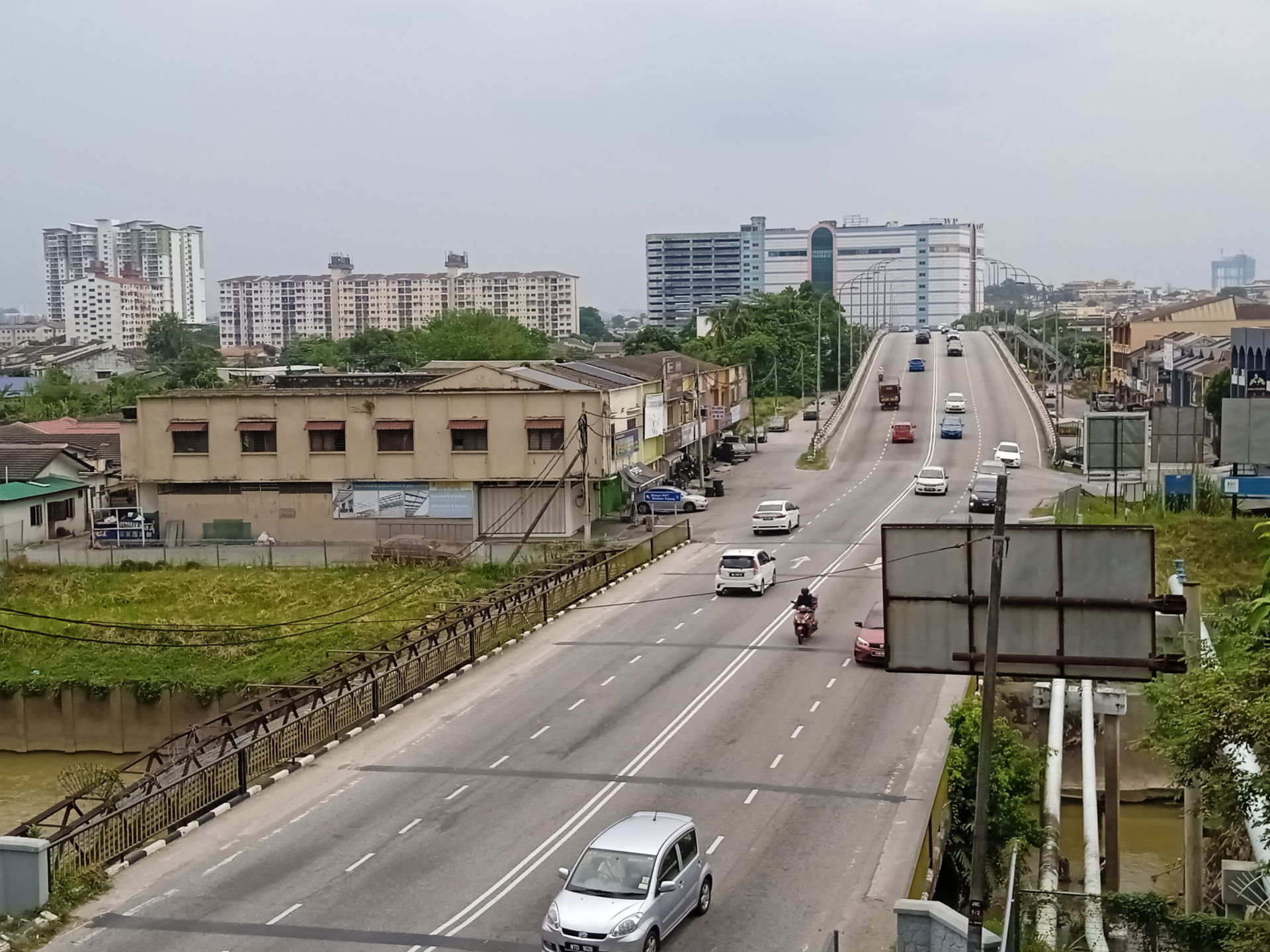 Jalan Sungai Chua (Selangor State Highway B11) in Kajang, Selan…