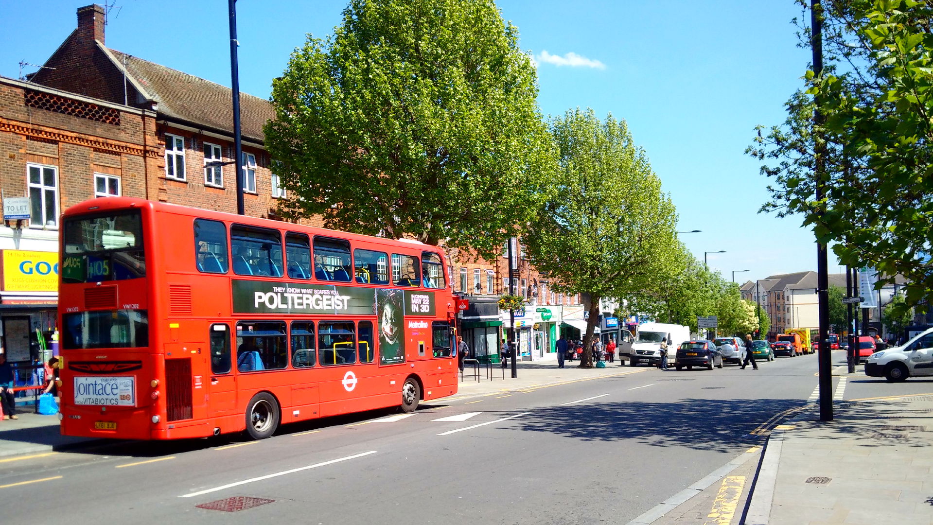 Greenford Broadway looking Towards Ruislip Road East in Greenfo…