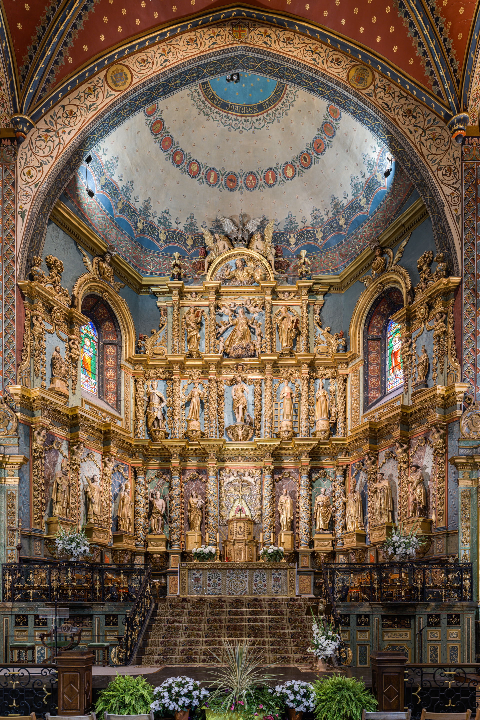 Golden wood reredos of the Saint-Jean-Baptiste church, in Saint…