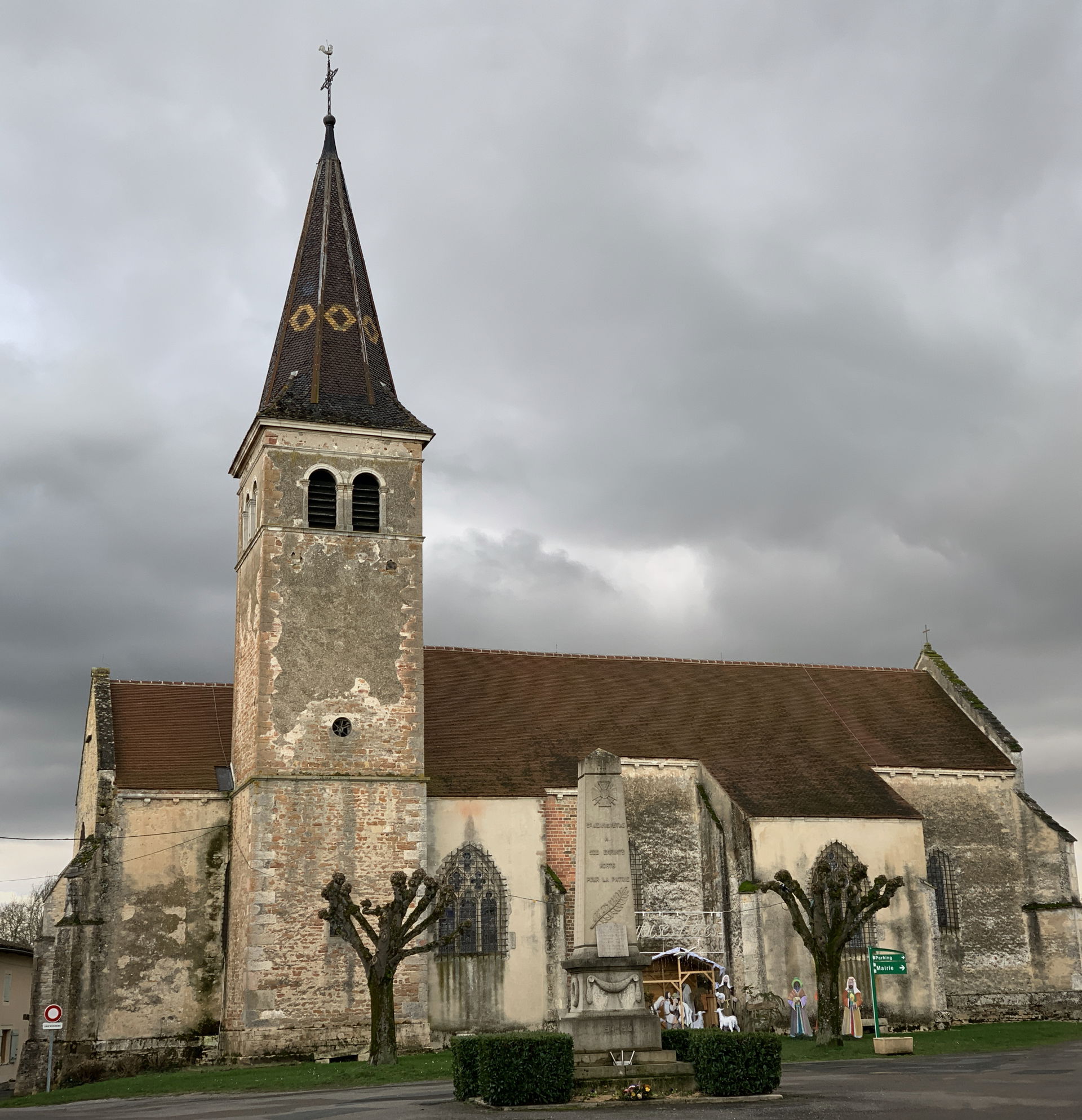 Église Saint-Jean-Baptiste de Saint-Jean-sur-Veyle.