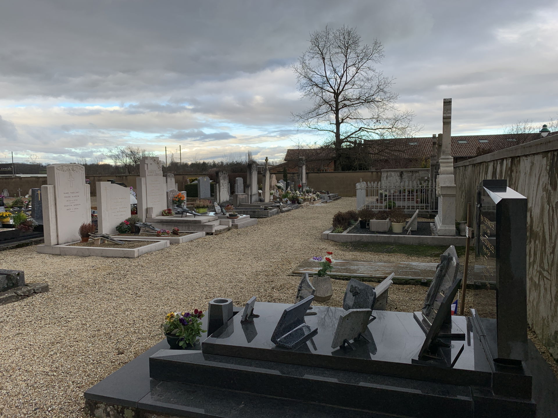 Cimetière de Saint-Jean-sur-Veyle.