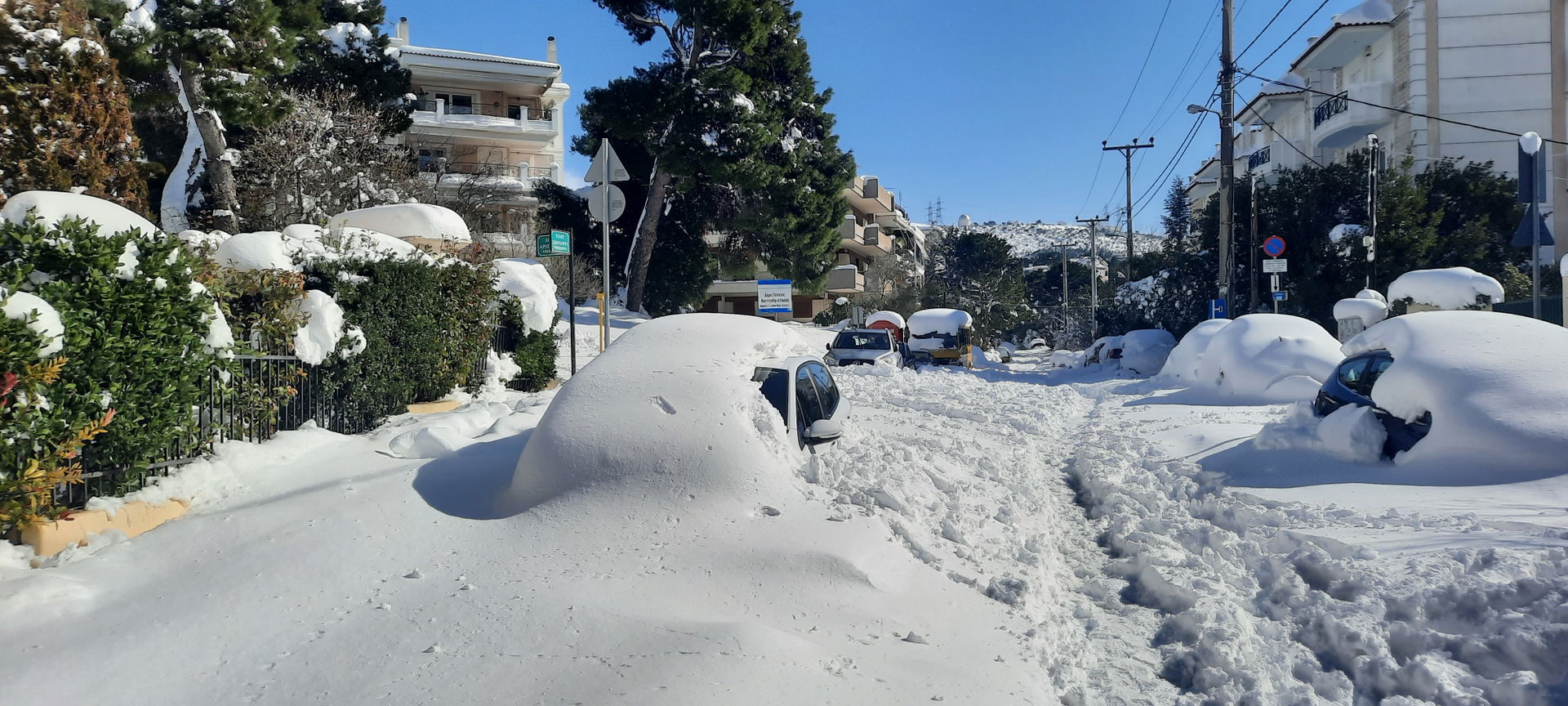 Χιονισμένος δρόμος στα Μελίσσια