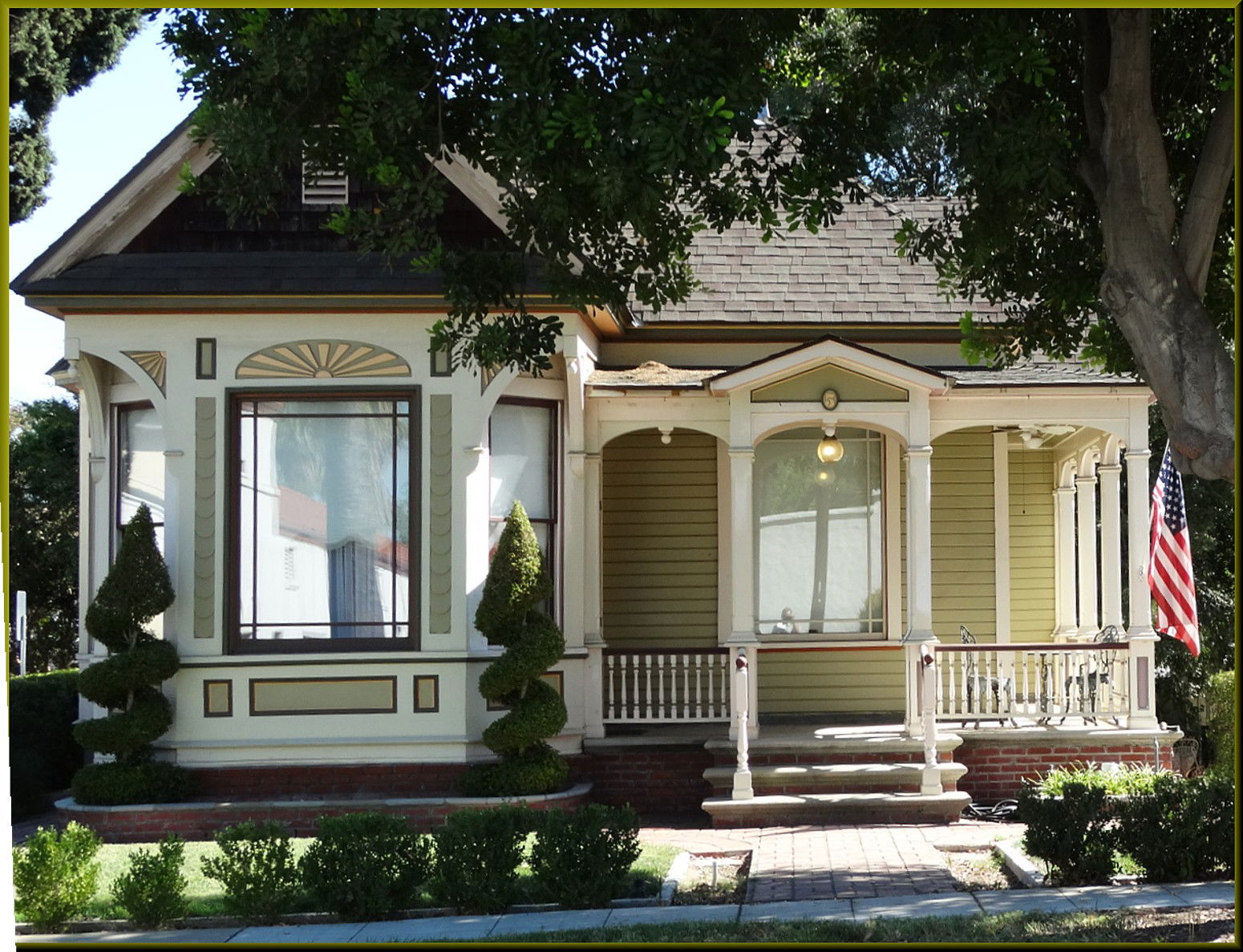 (1 in a multiple picture set)
This is just another of the many …