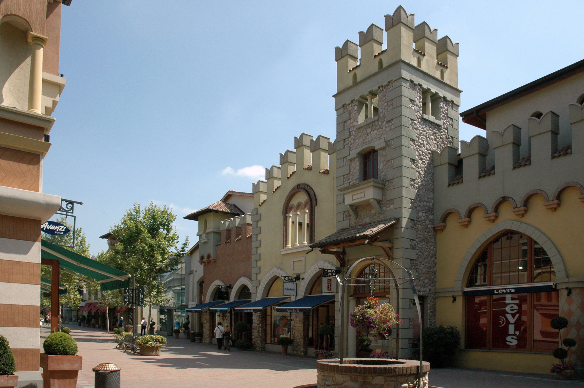 Fidenza Village factory outlet shopping center, Fidenza, 2010