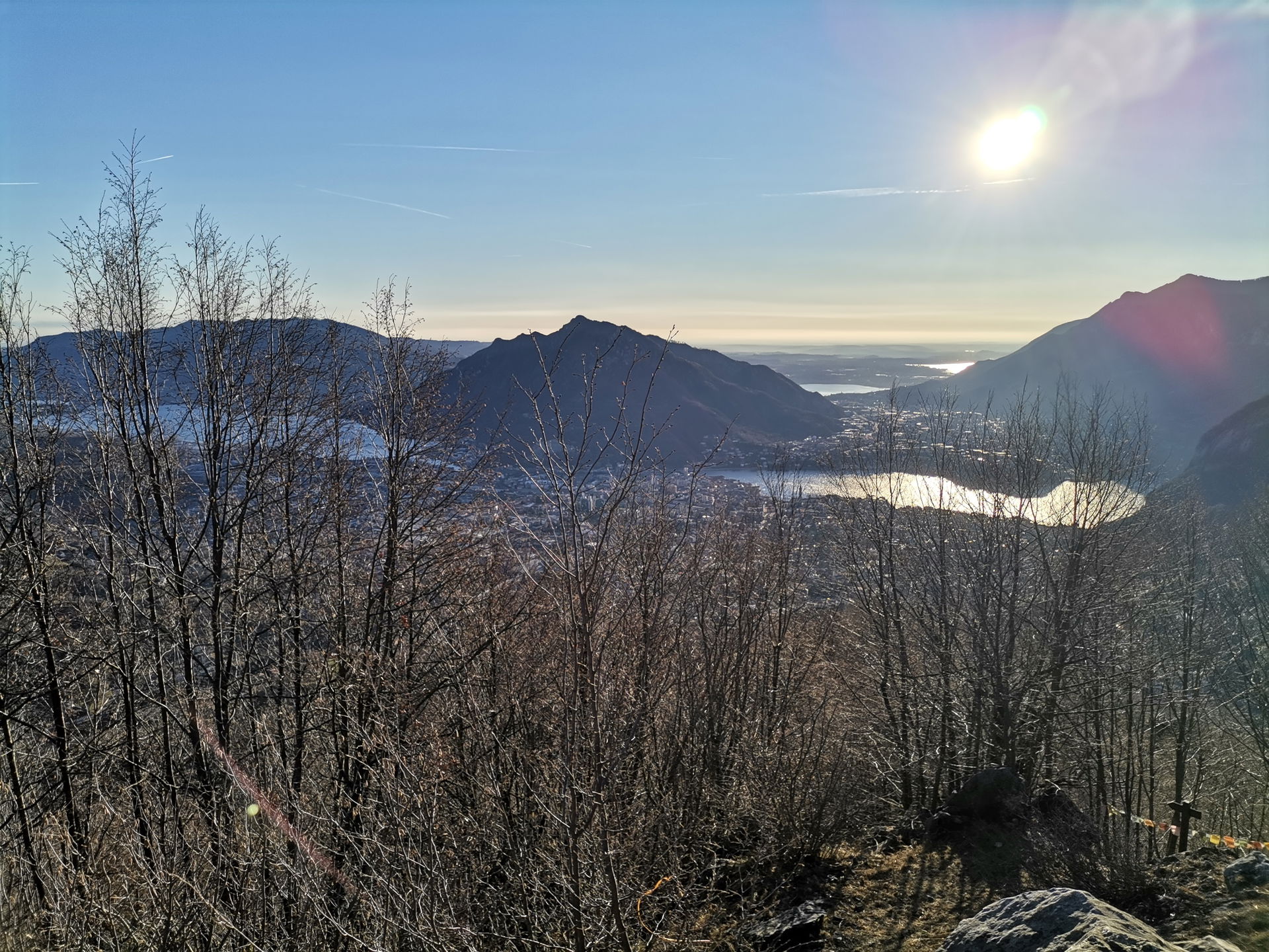 vista di Lecco e dei laghi dal monte Melma