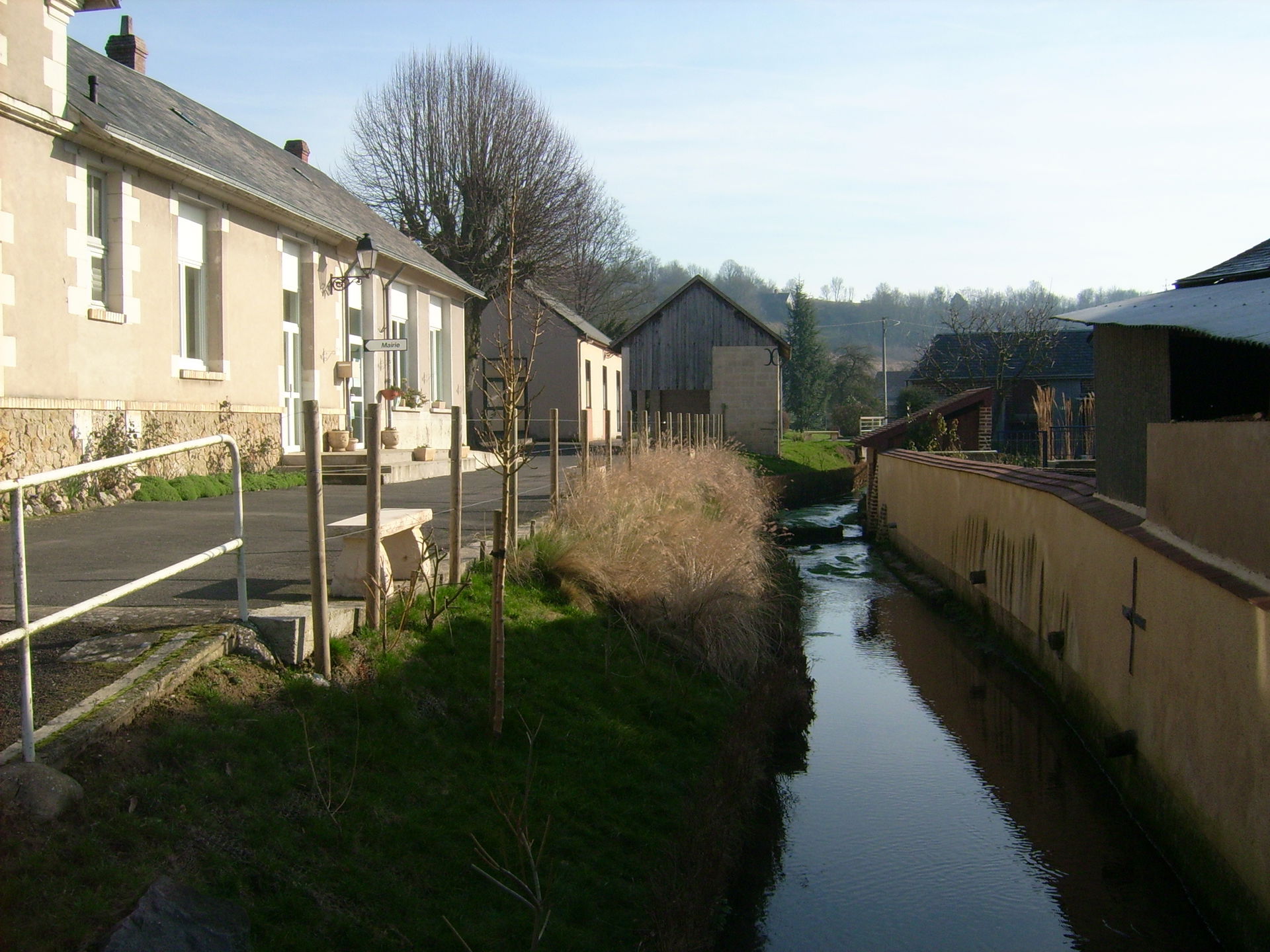 RUISSEAU DEVANT LA MAIRIE