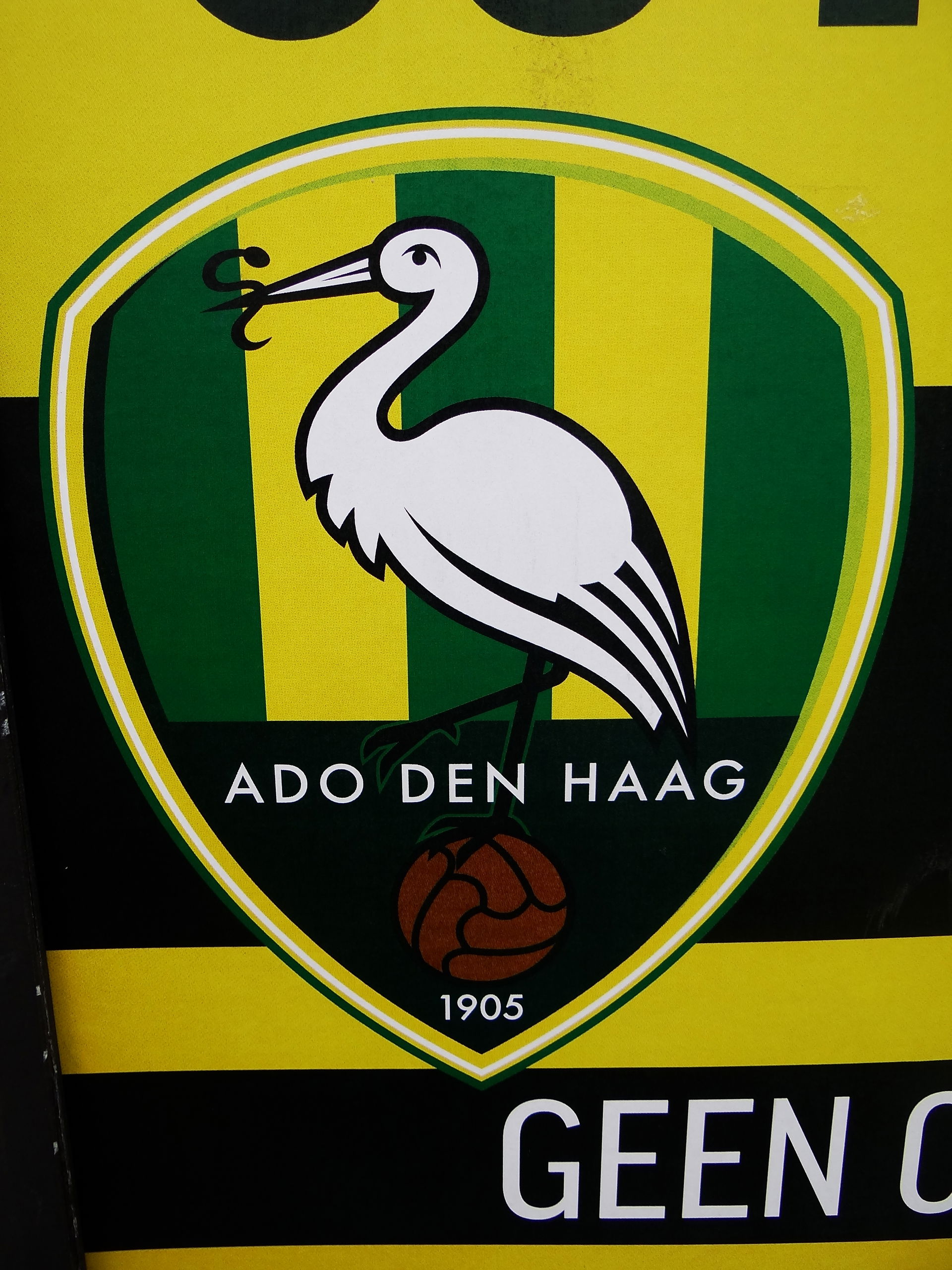 Logo van ADO Den Haag op een poster