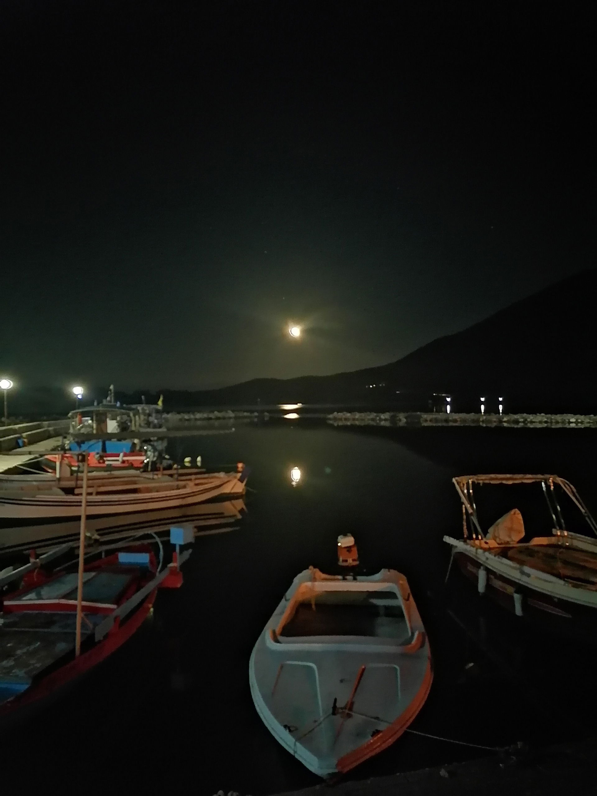 Η Βόνιτσα την νύχτα