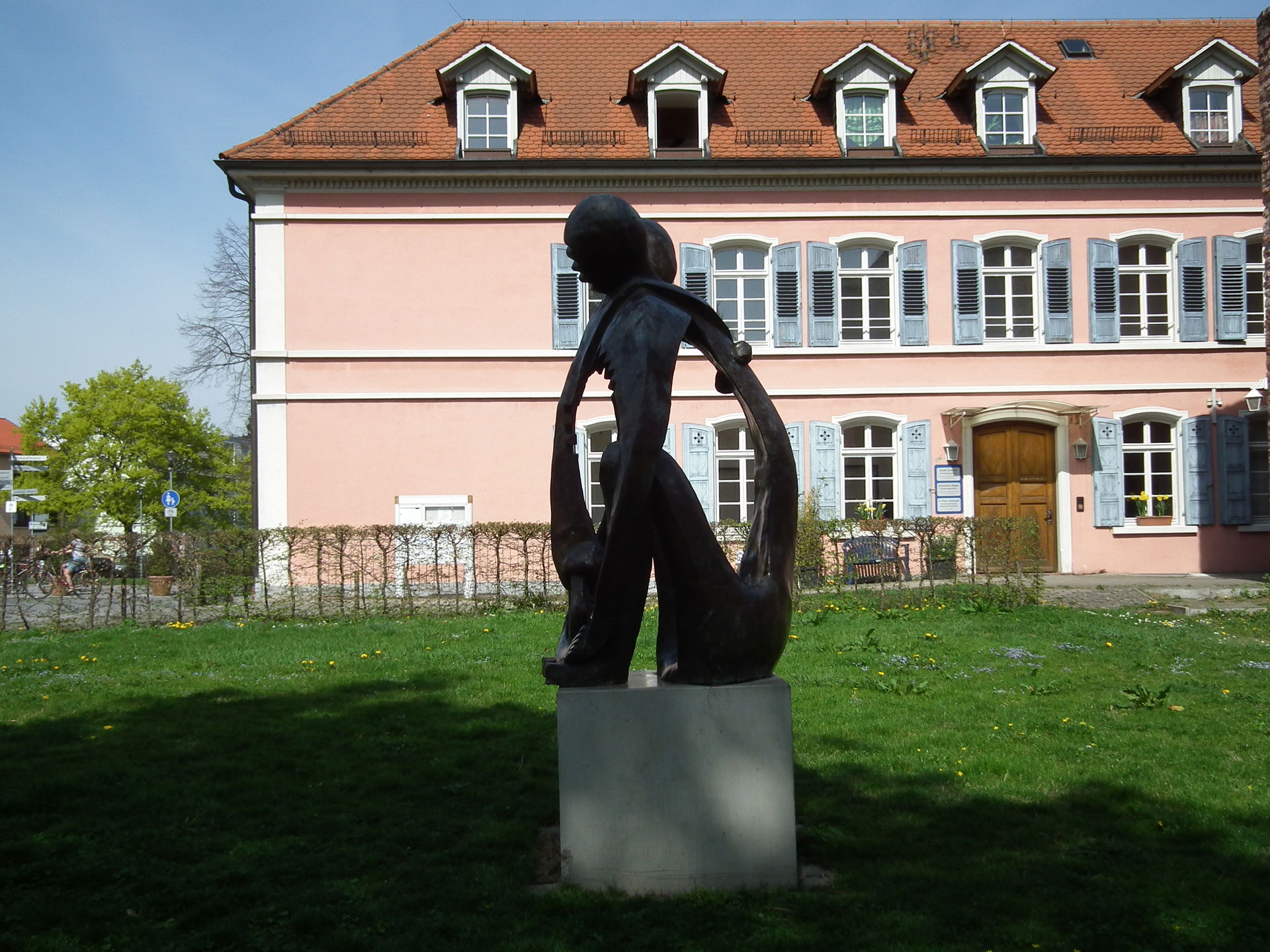 "La Protéction" - Symbol der Partnerschaft Garango - Ladenburg …