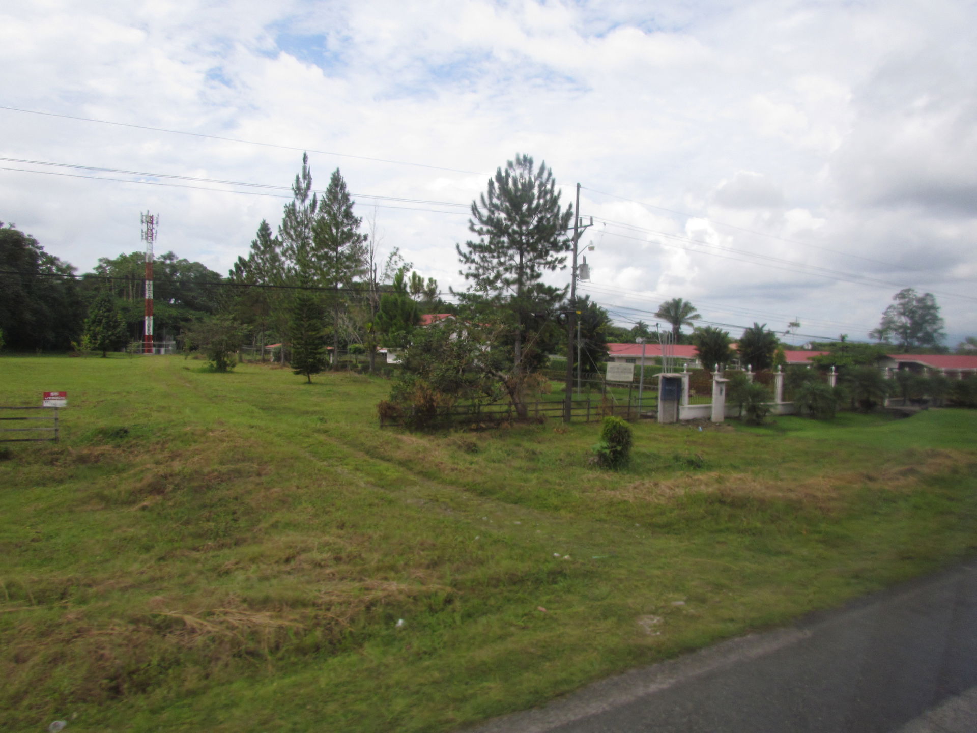 Vista de Paso Canoas, Costa Rica (poco antes de la frontera con…