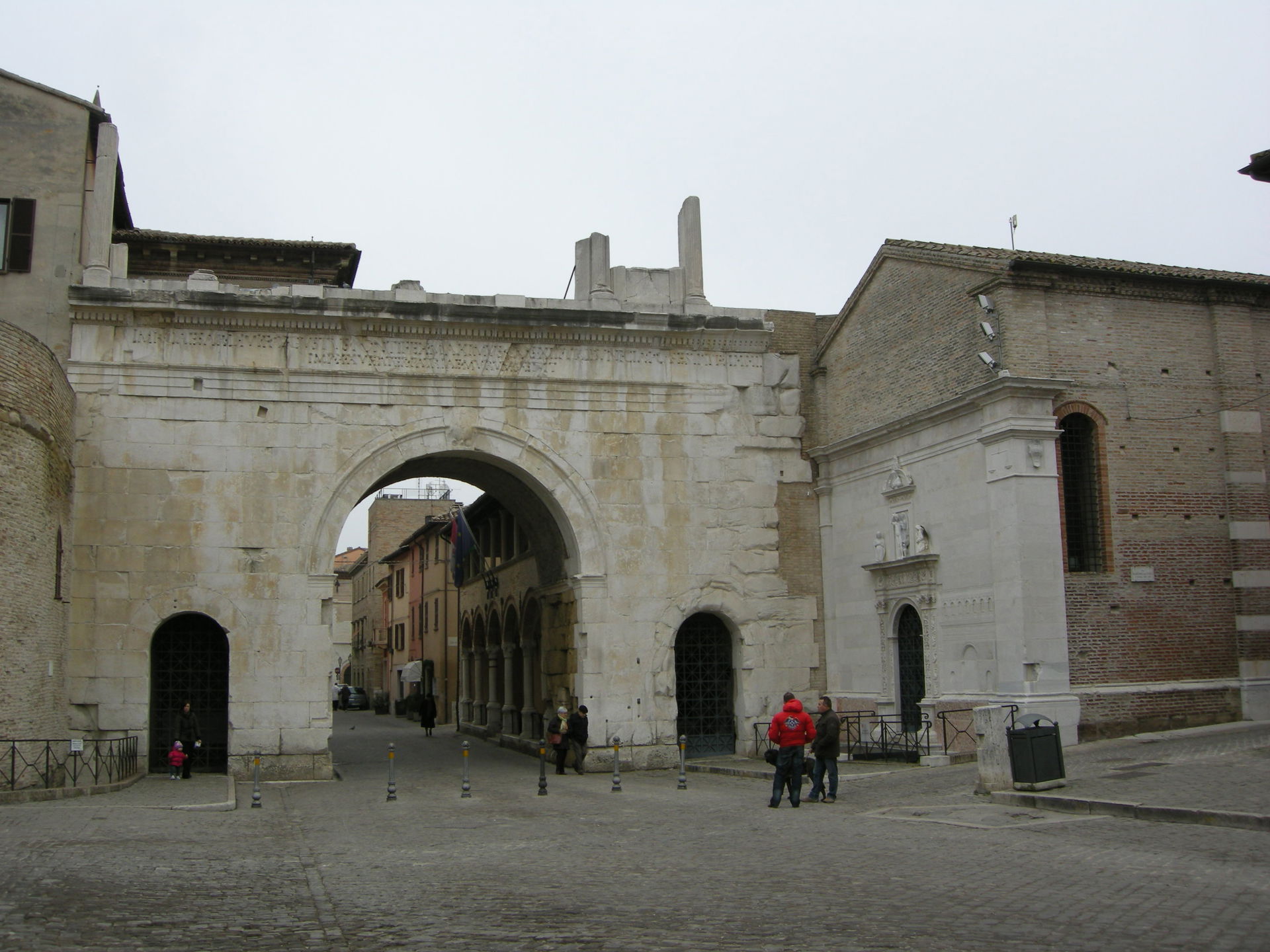 Fano, arco di augusto
