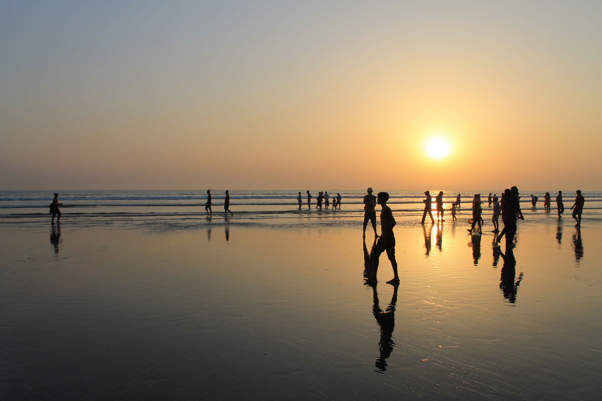 Cox's Bazar sea beach at twilight.