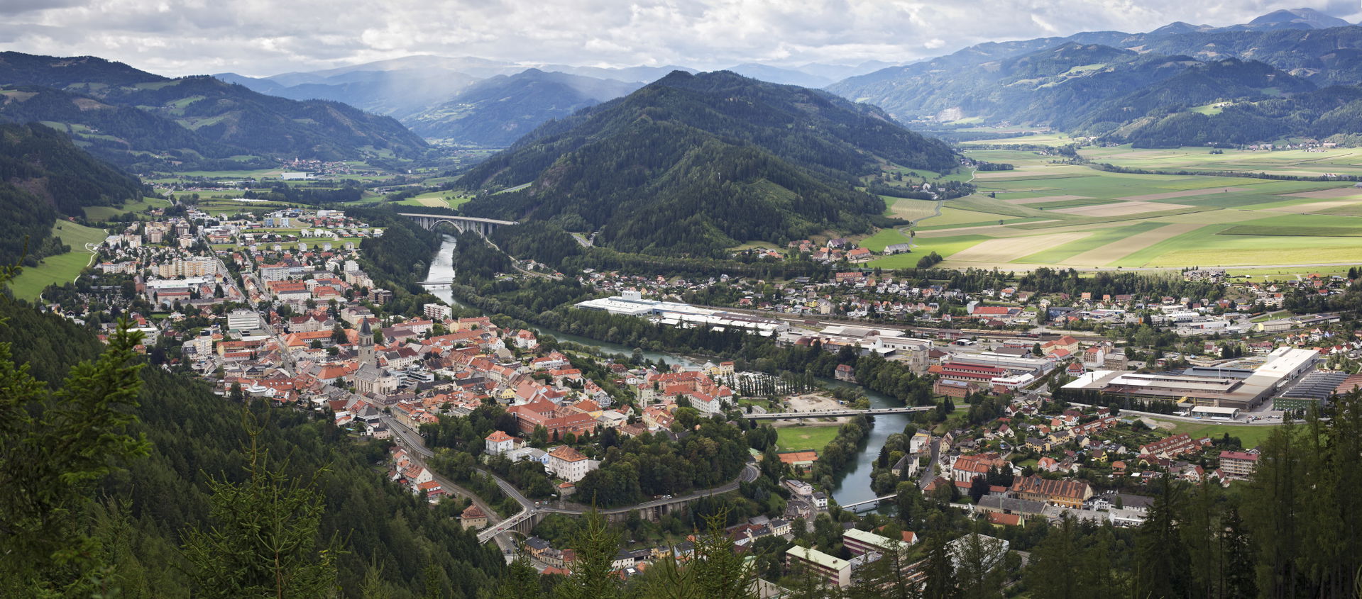 Blick vom Liechtensteinberg auf Judenburg. In der Mitte der Fal…
