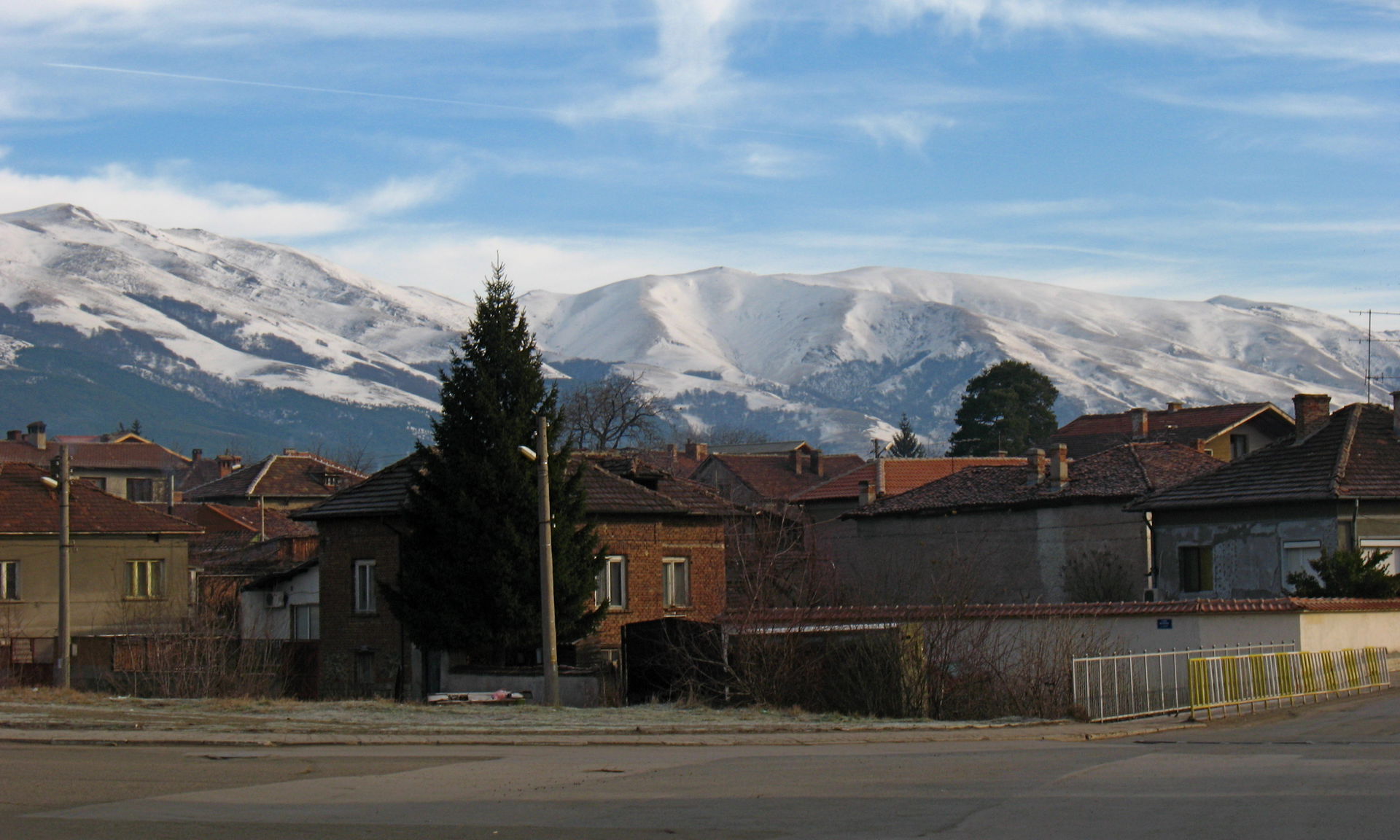 Pirdop below Stara Planina