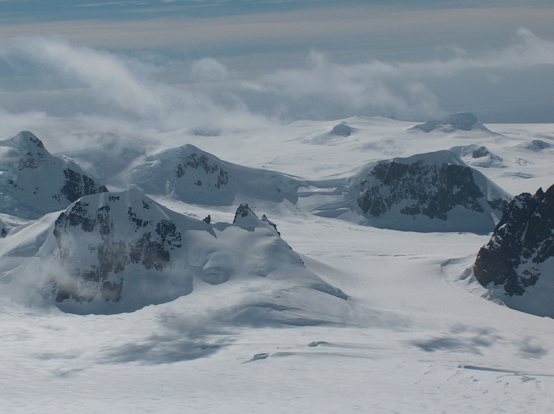Melnik Ridge from Komini Peak, with Pirdop Gate in the foregrou…