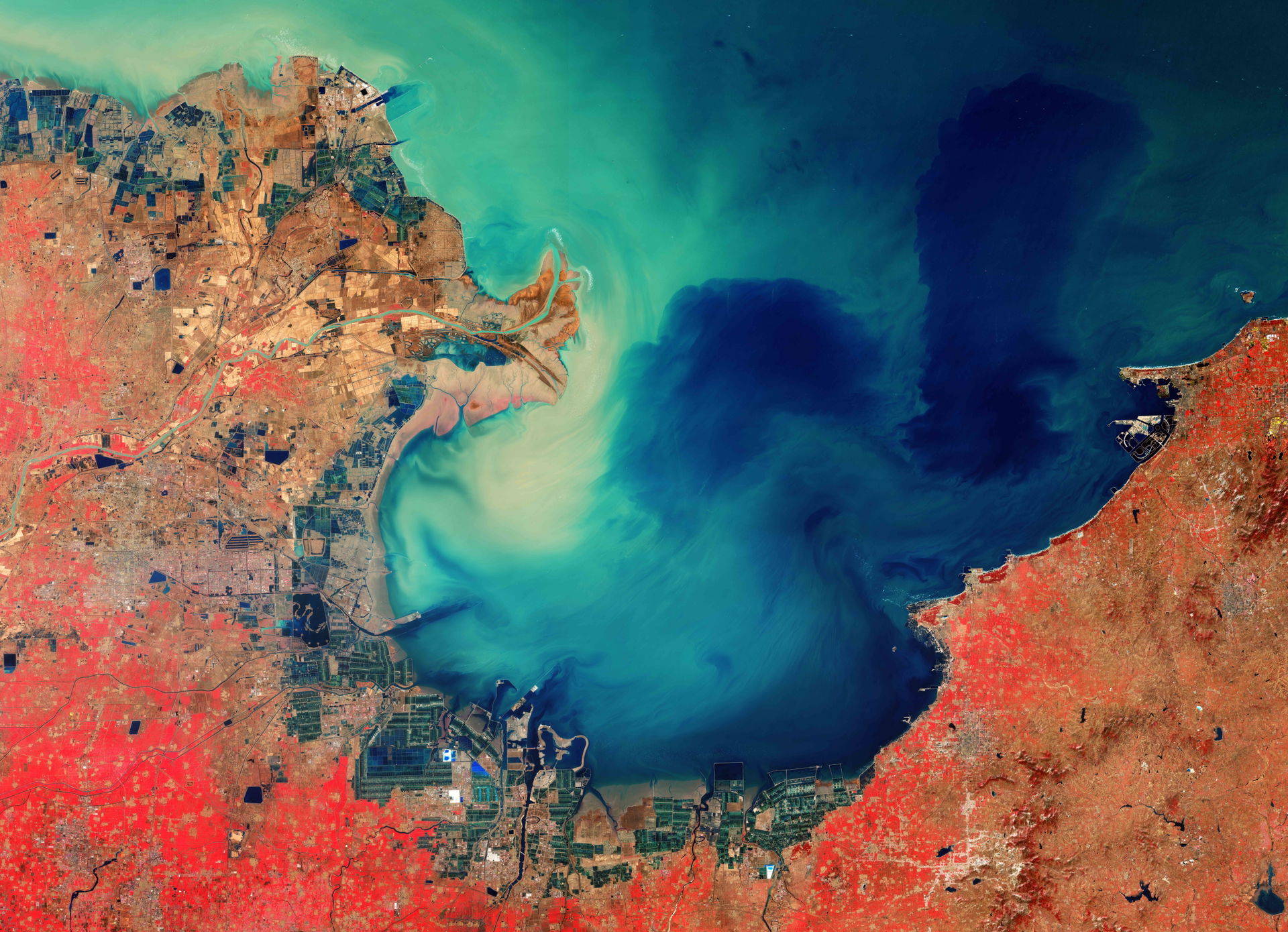 The Copernicus Sentinel-2 mission takes us over the sediment-st…