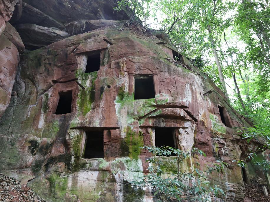 Cliff Tombs at Shichengshan, Yibin, Sichuan
