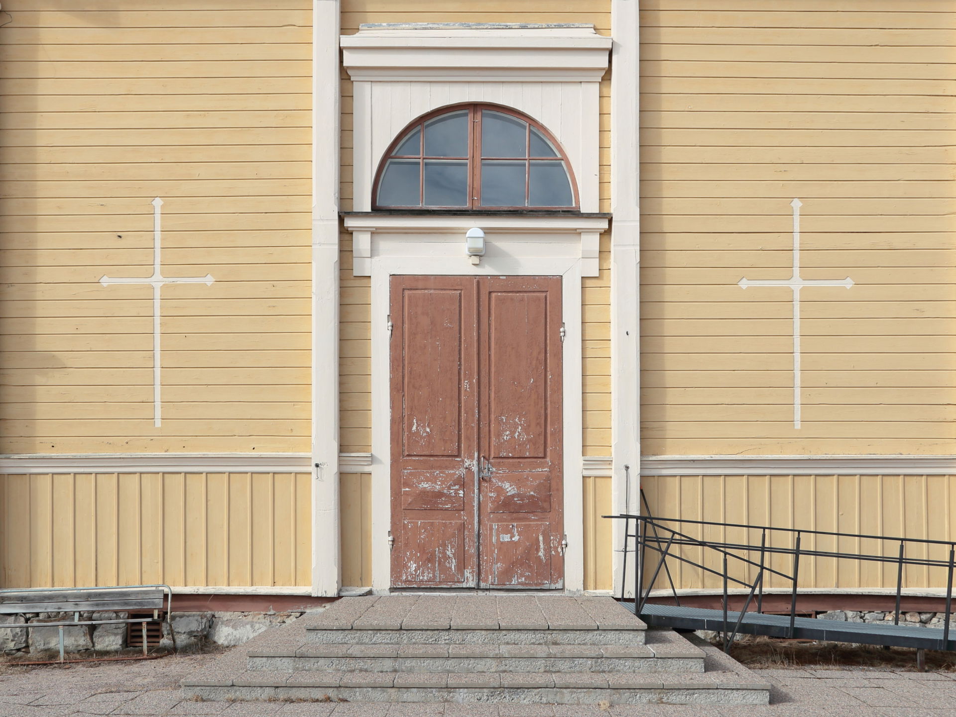 The main door of the Muonio Church.