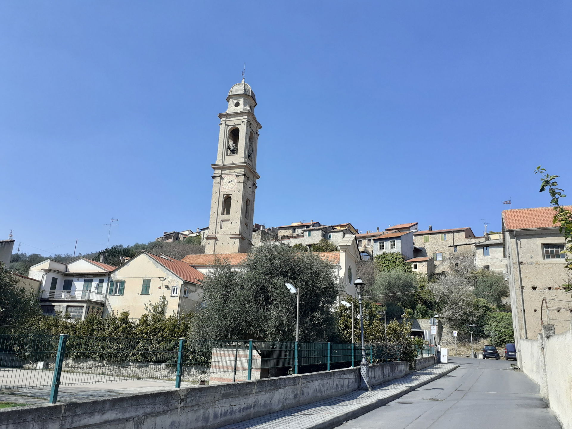 Panuramma du Burgu da frasiun de Bastia (Arbenga), vistu da l'i…