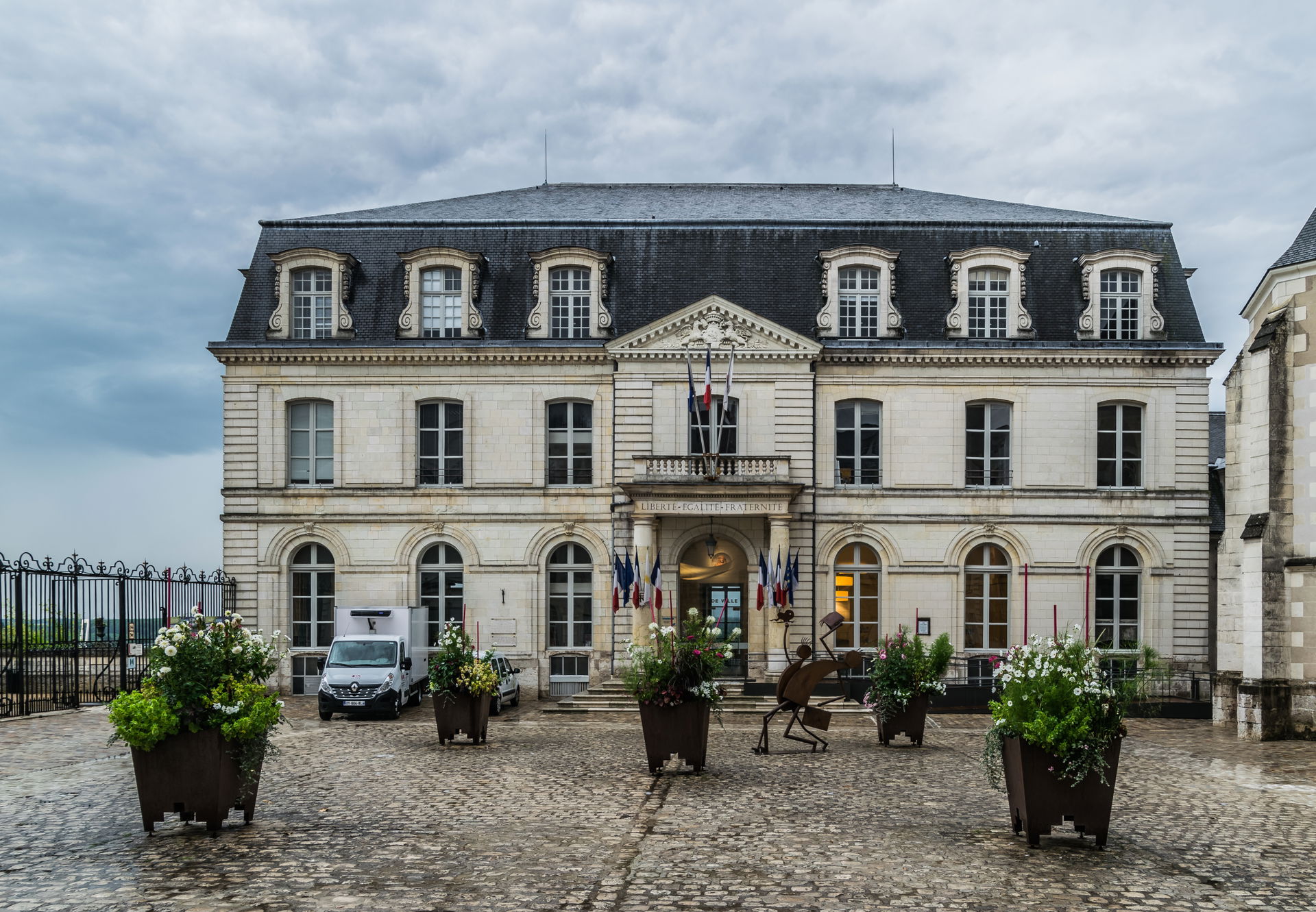 Town hall of Blois, Loir-et-Cher, France





 
This building i…