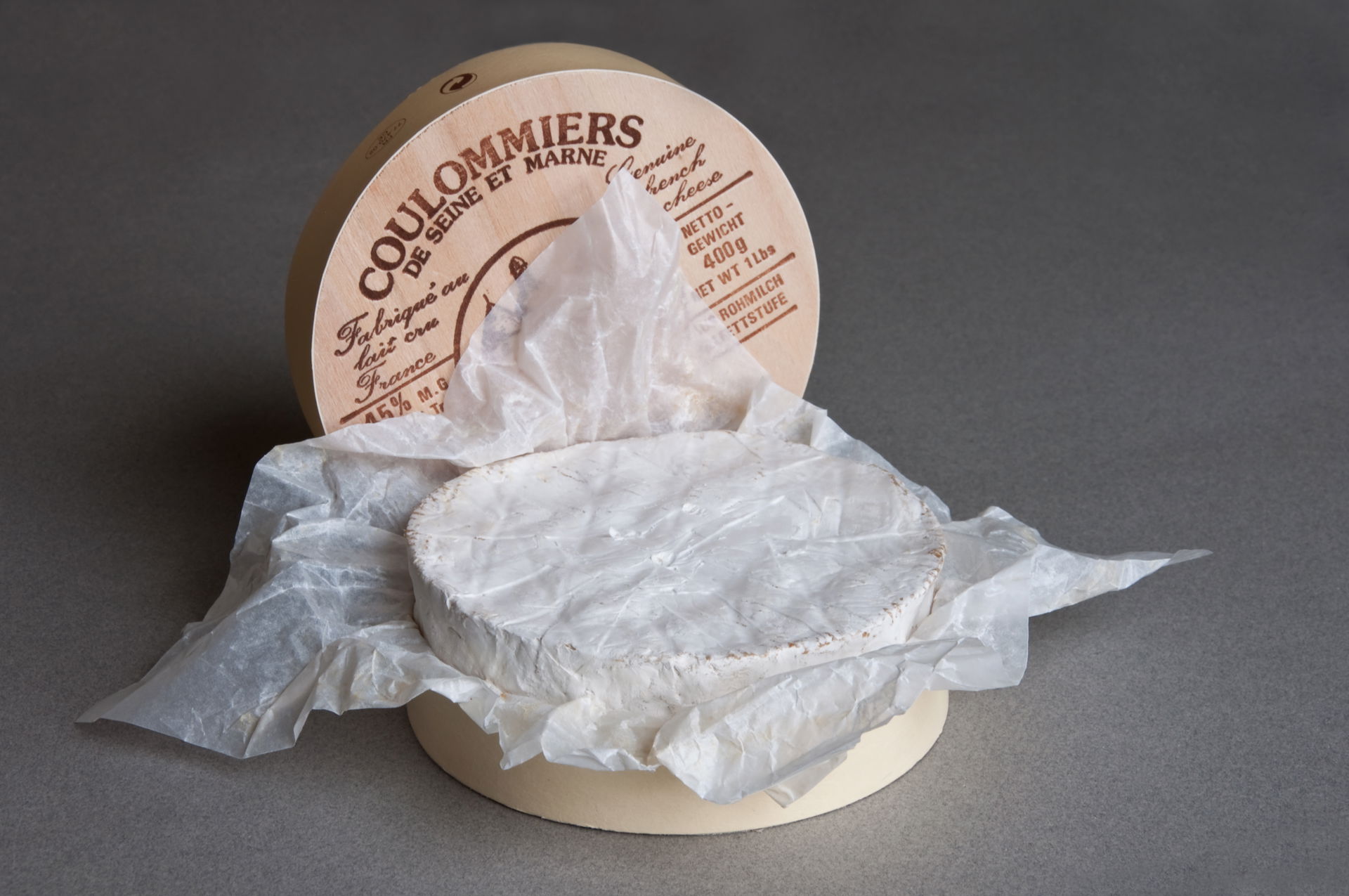 This cheese is a coulommiers made from raw cow's milk and produ…