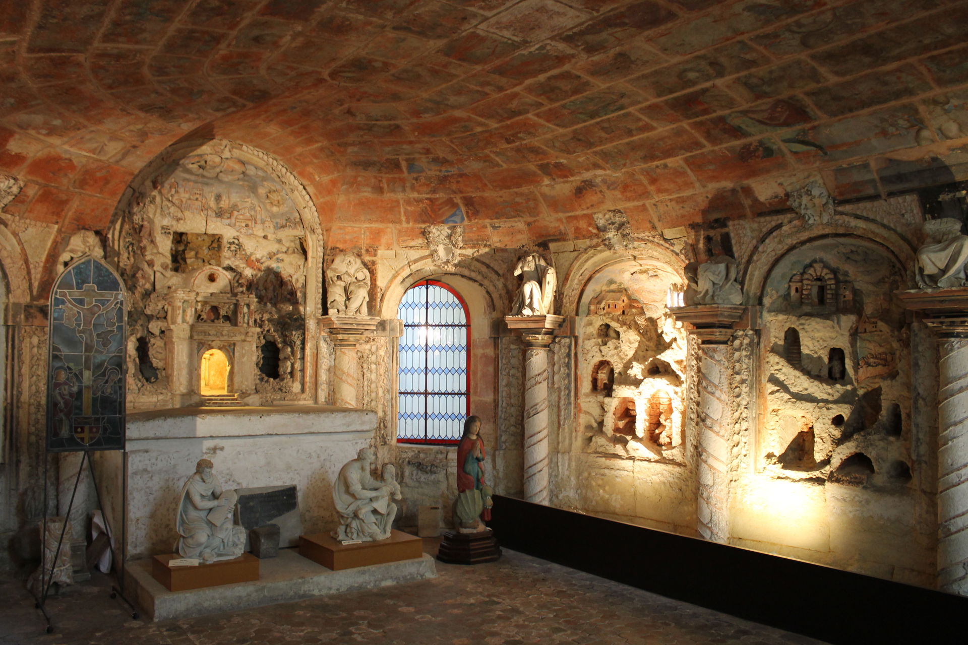 Grotte aux coquillages de l'église Notre-Dame-des-Anges (musée …