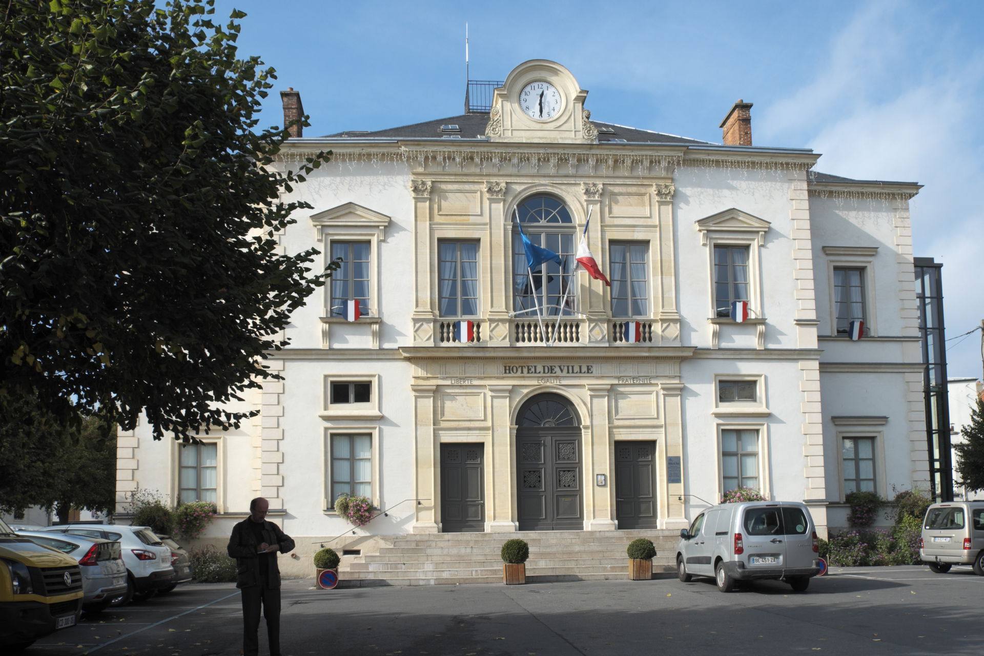 Rathaus in Coulommiers im Département Seine-et-Marne (Île-de-Fr…