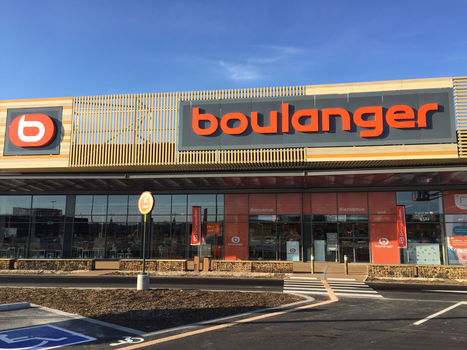 Façade du Magasin Boulanger Evreux