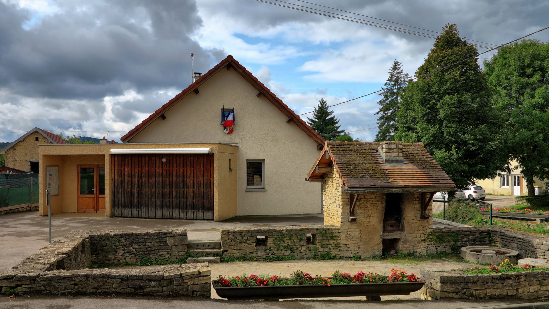 La mairie et le vieux four