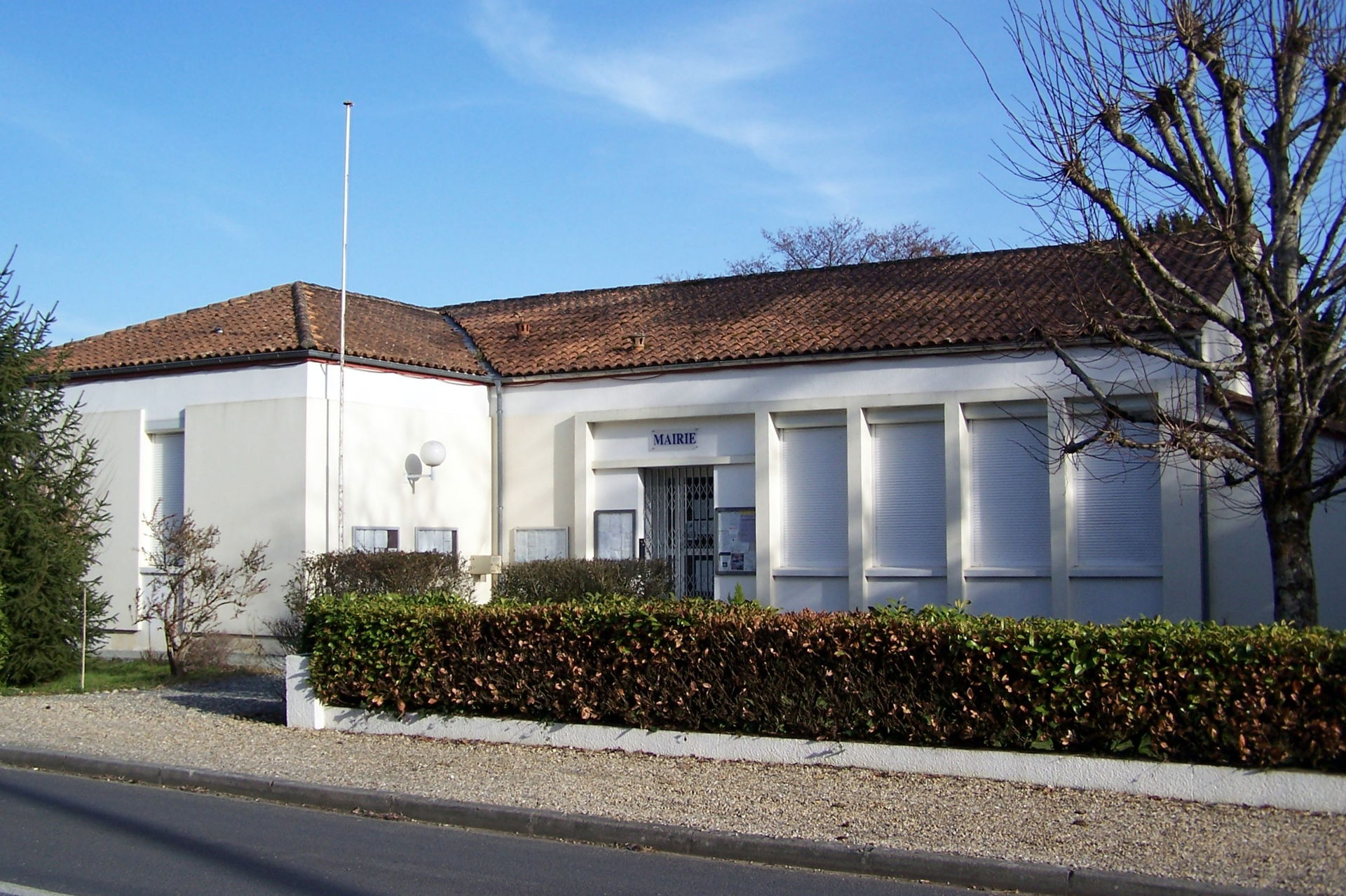 Town hall of Le Puy (Gironde, France)