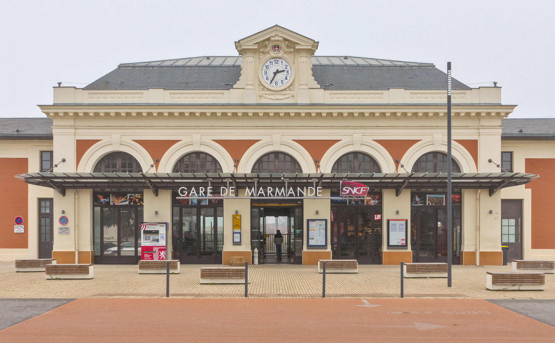 Marmande (Lot-et-Garonne, France) - Central body of the railway…