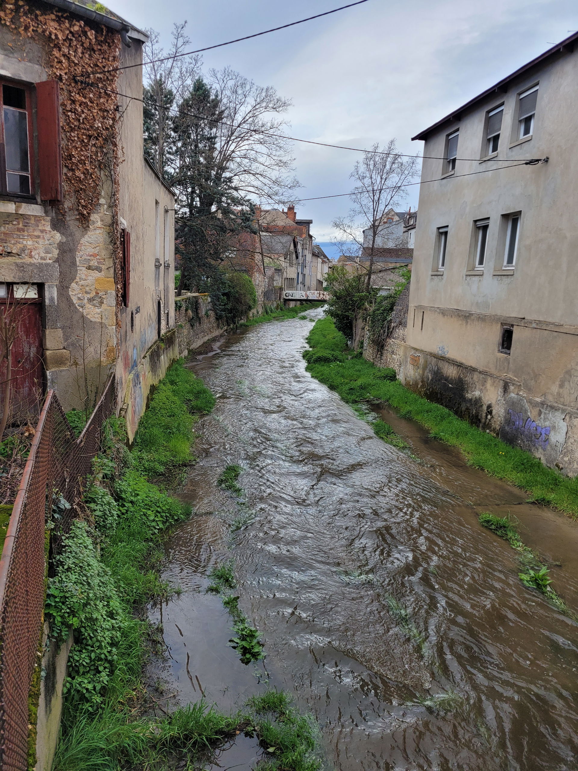 Rivière traversant Montluçon