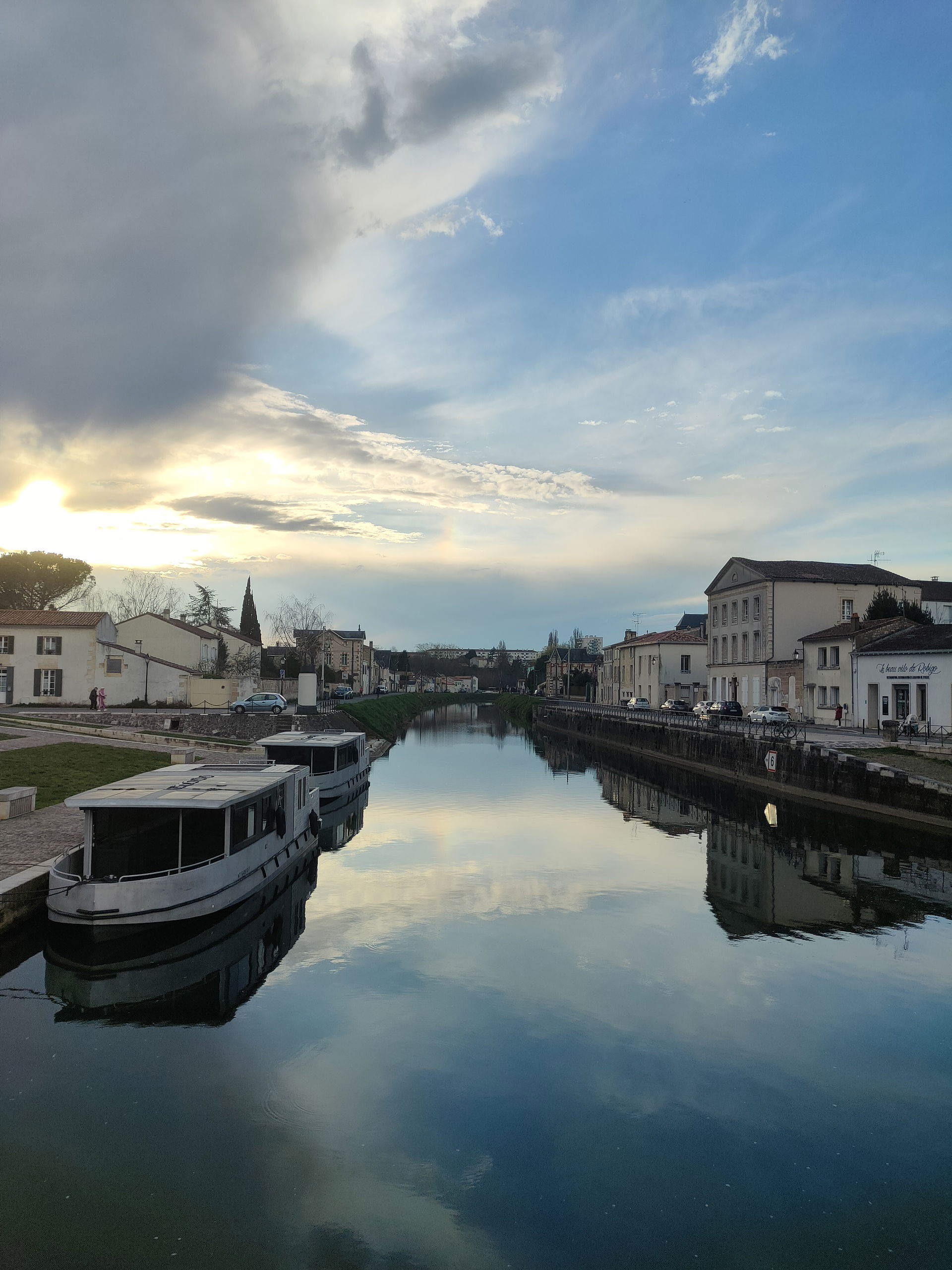 Quai Maurice Métayer sous les éclarcies, Niort