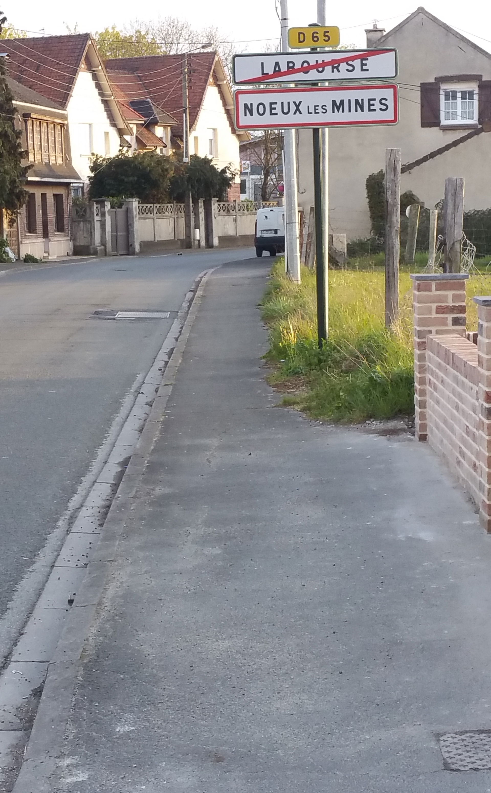 Vue d'une entrée de Nœux-les-Mines en sortie de Labourse.