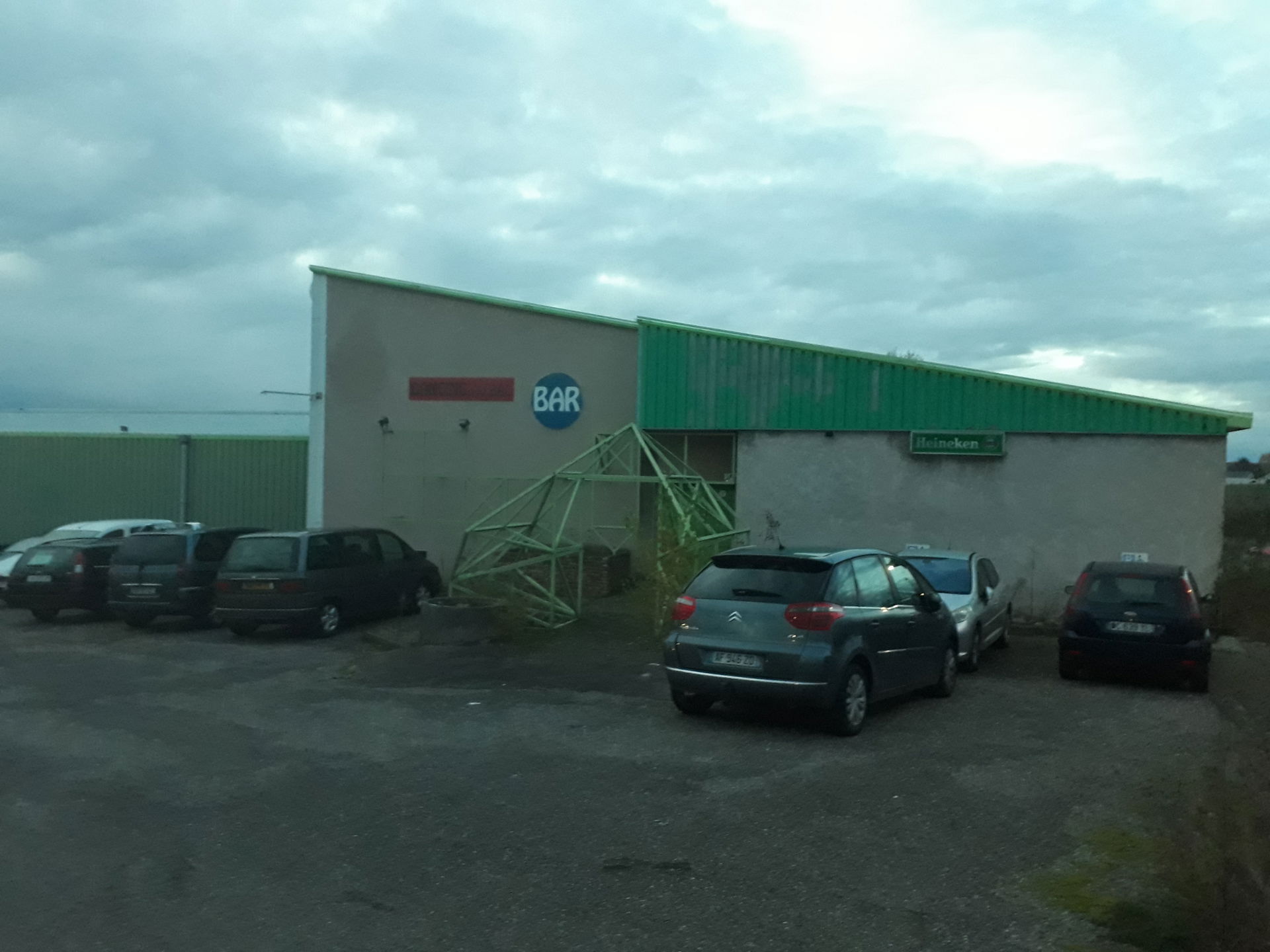Vesoul ancien bowling, sur la commune de Pusey (zone commercial…