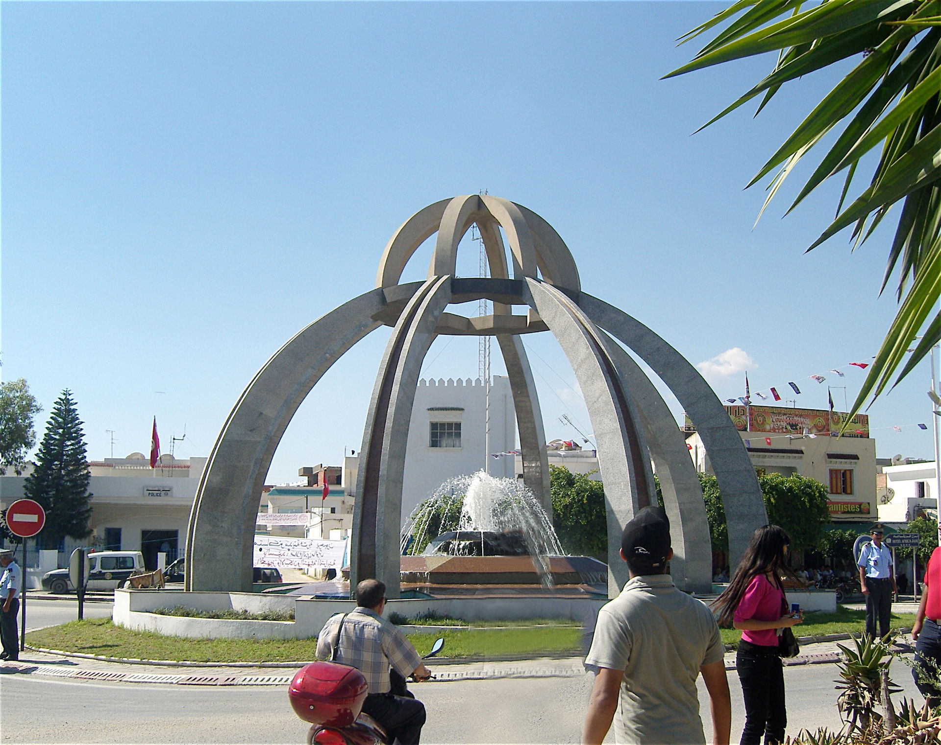Monument au centre ville de Korba - Tunisie