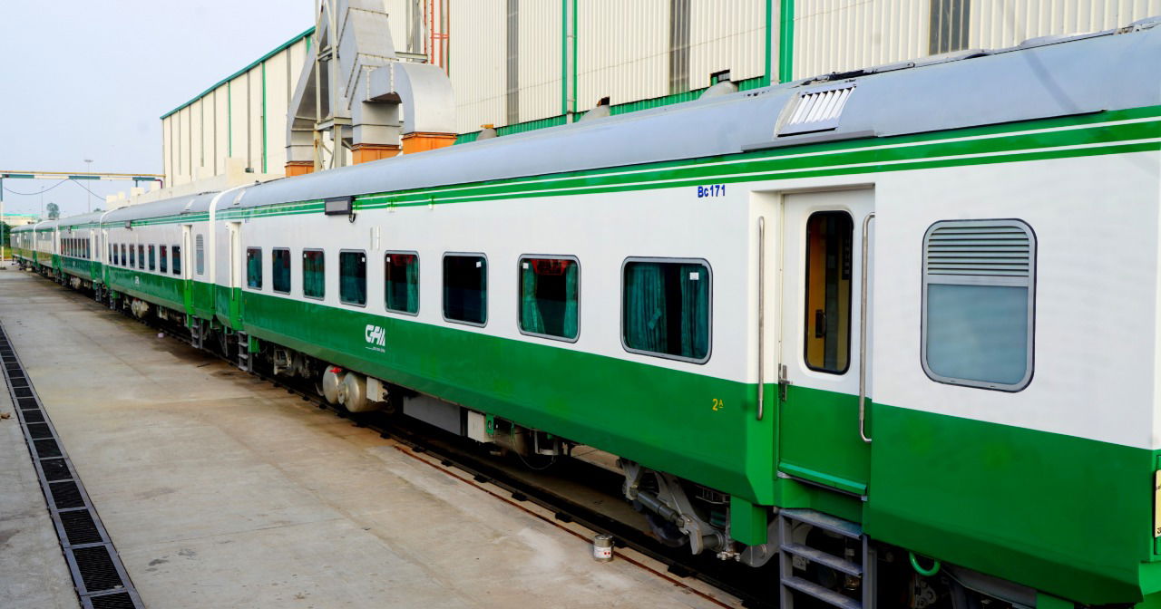 LHB Coaches ready to be rolled out by MCF Raebareli for exporti…