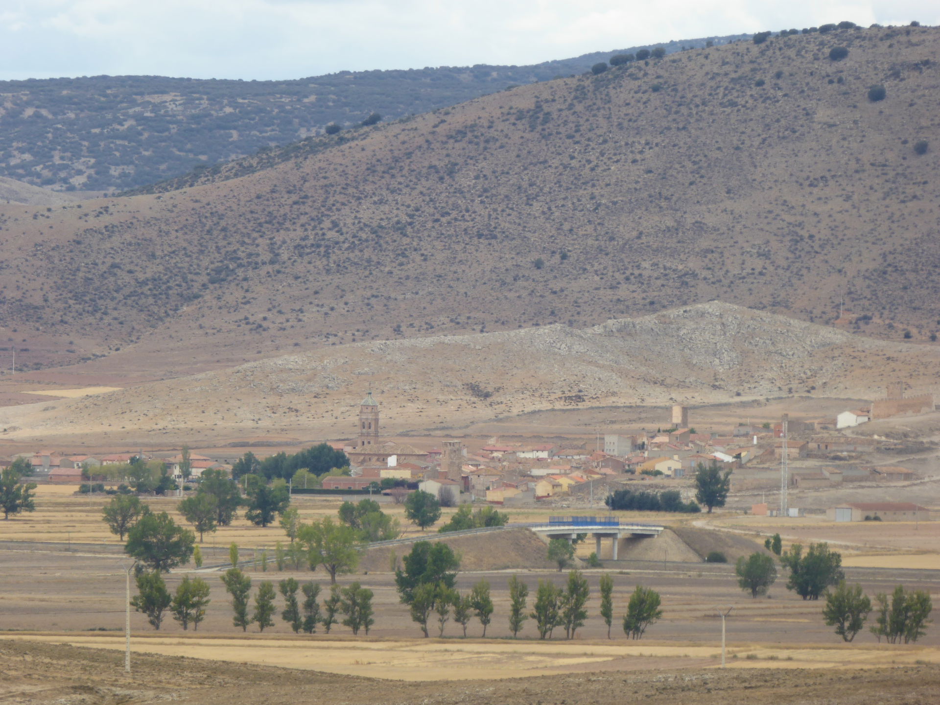 Vista de Alba, municipio de la provincia de Teruel (España) des…