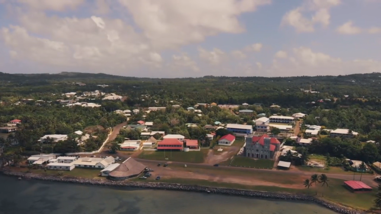 Le village de Mata-Utu (sur l'île de Wallis, Wallis et Futuna) …