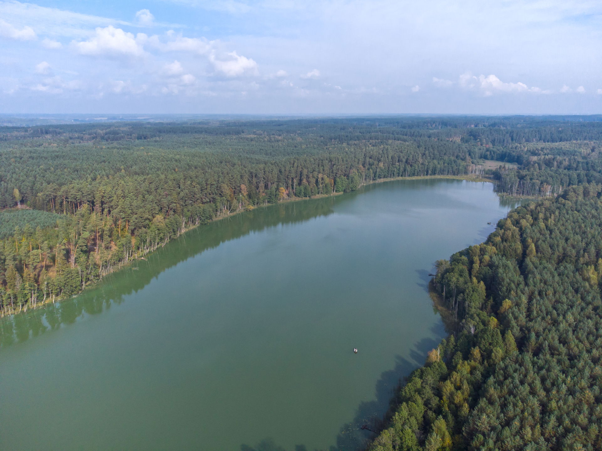 Północna część jeziora Wardąg (Ardung) w gminie Purda, w Polsce…