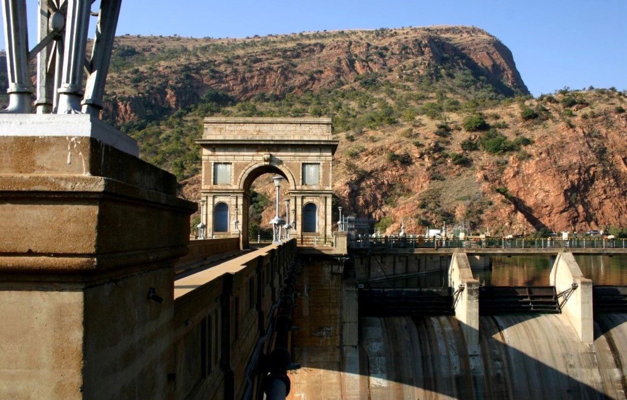 Hartbeespoort Dam wall in Magaliesberg between Johannesburg and…