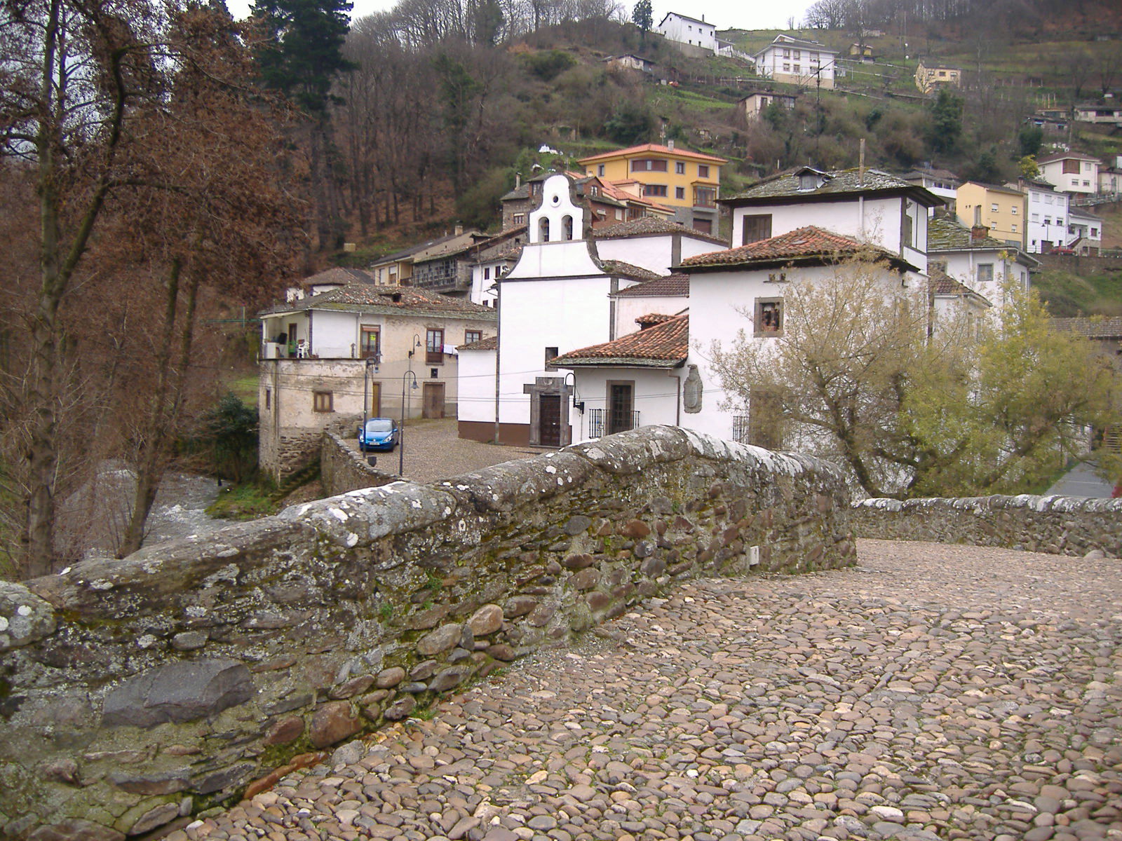 Cangas del Narcea, medieval bridge and Ambsaguas.
Asturias, Spa…