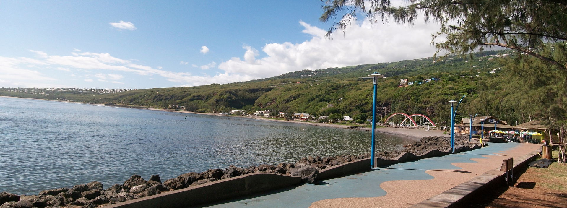 panorama sur le front de mer de Saint-Leu