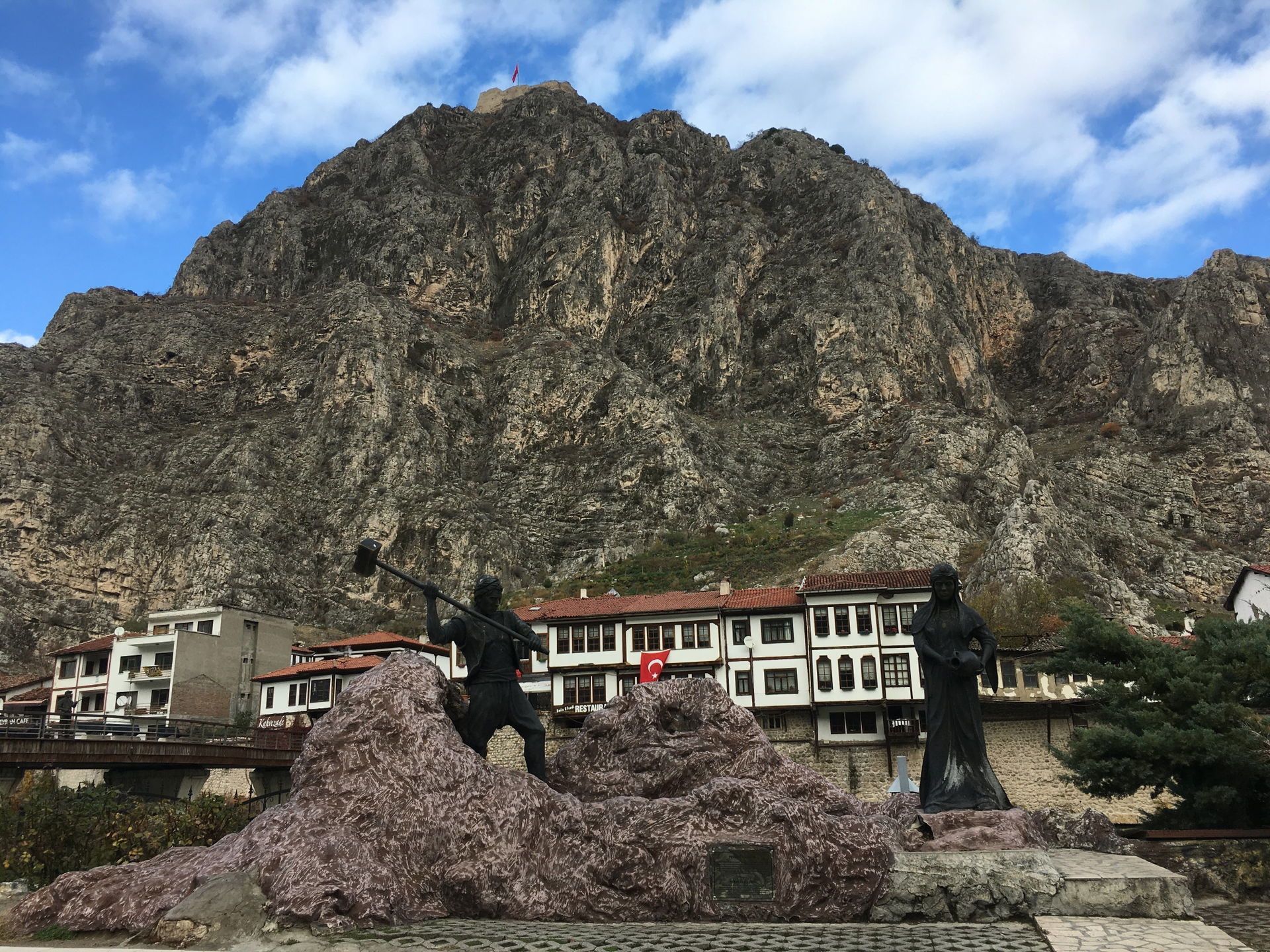 There are rock tombs from the Roman Period in the mountains loc…