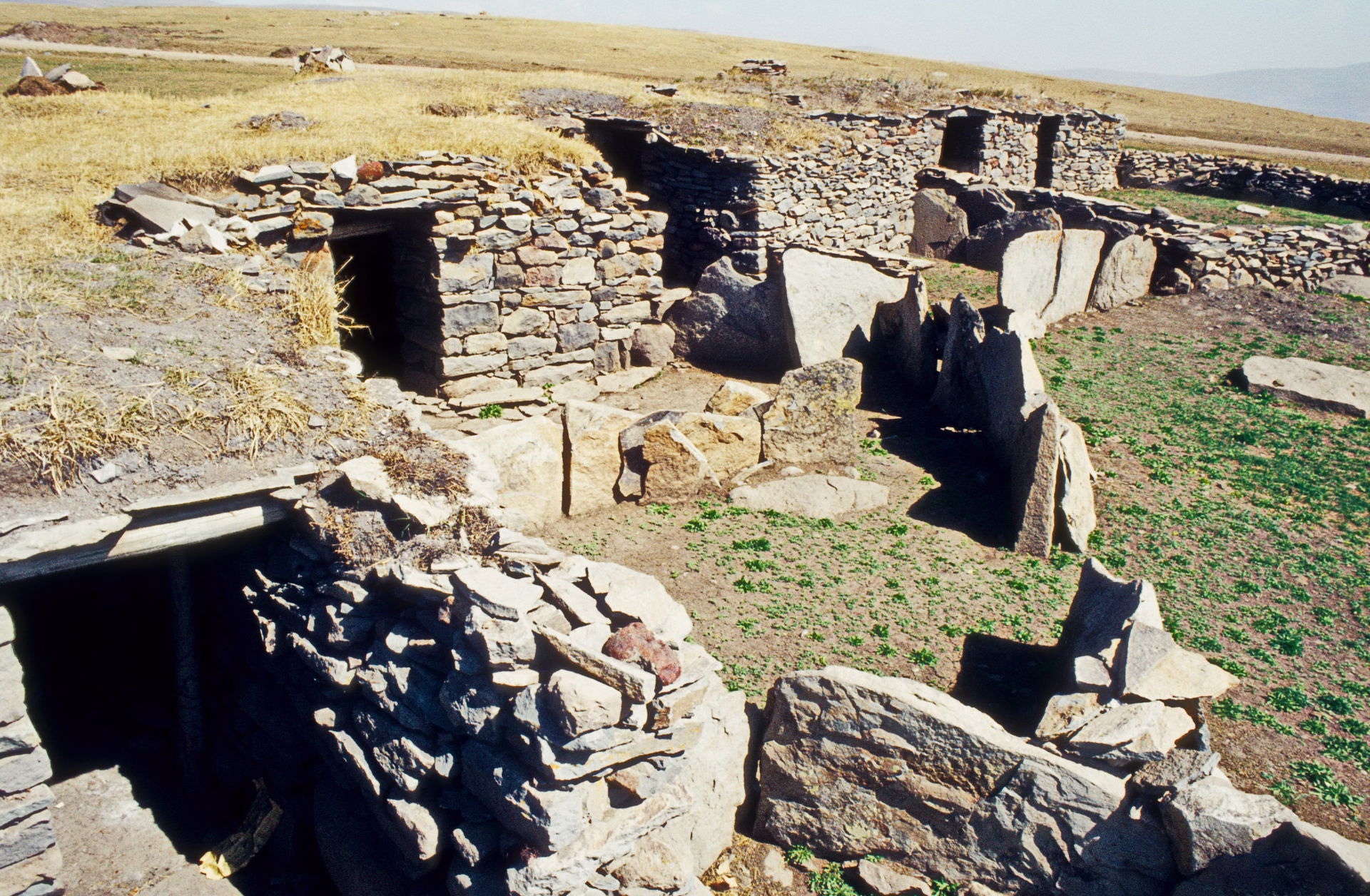 Die einfache Steinbauweise der Yayla-Behausungen der Taşlıdere …